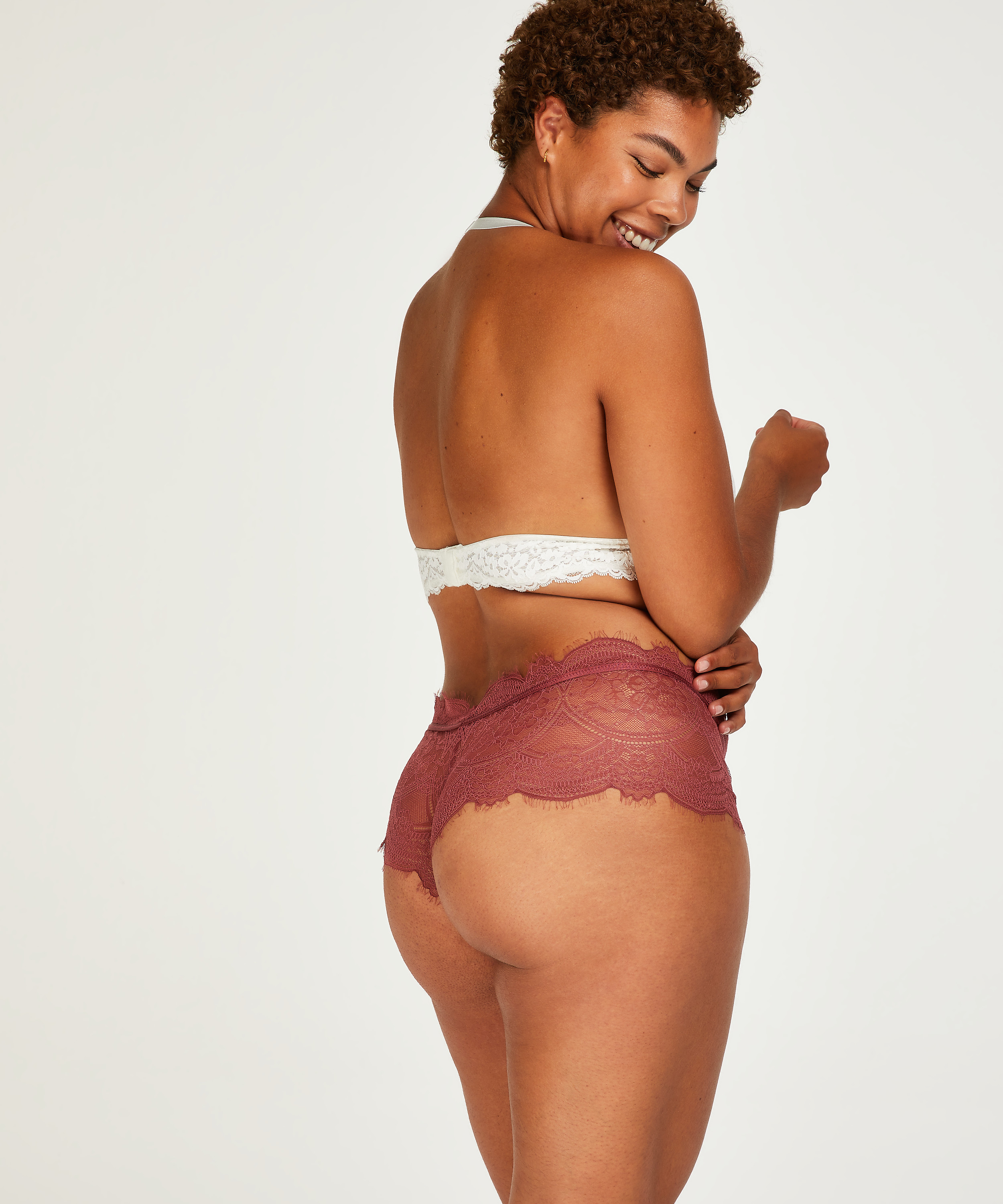 Yui Boxers, Red, main