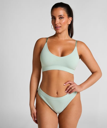 Dianne Bralette, Green