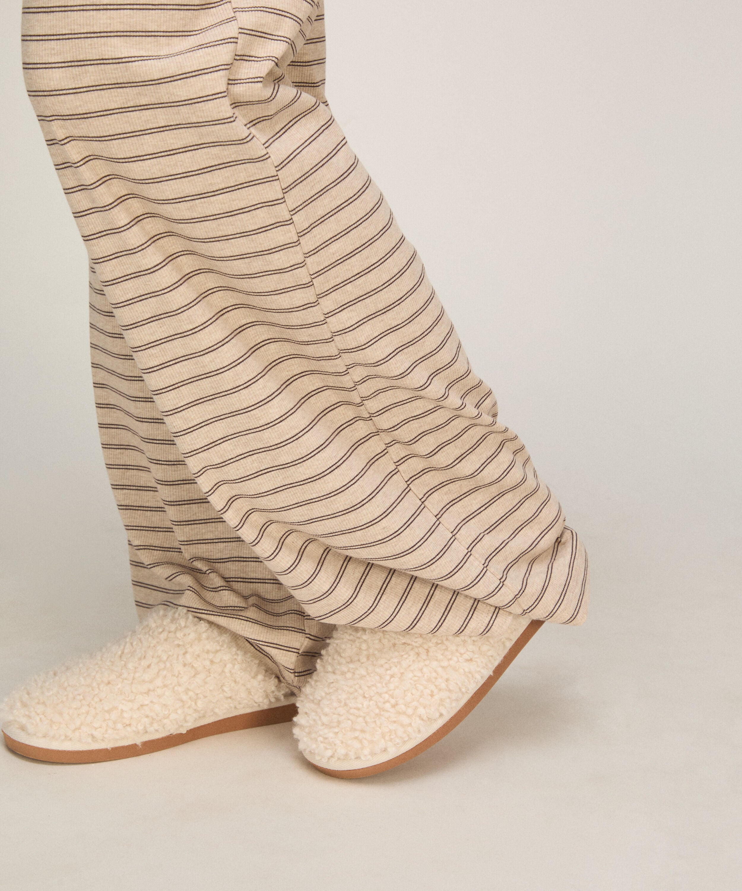 Slipper Curly Fur