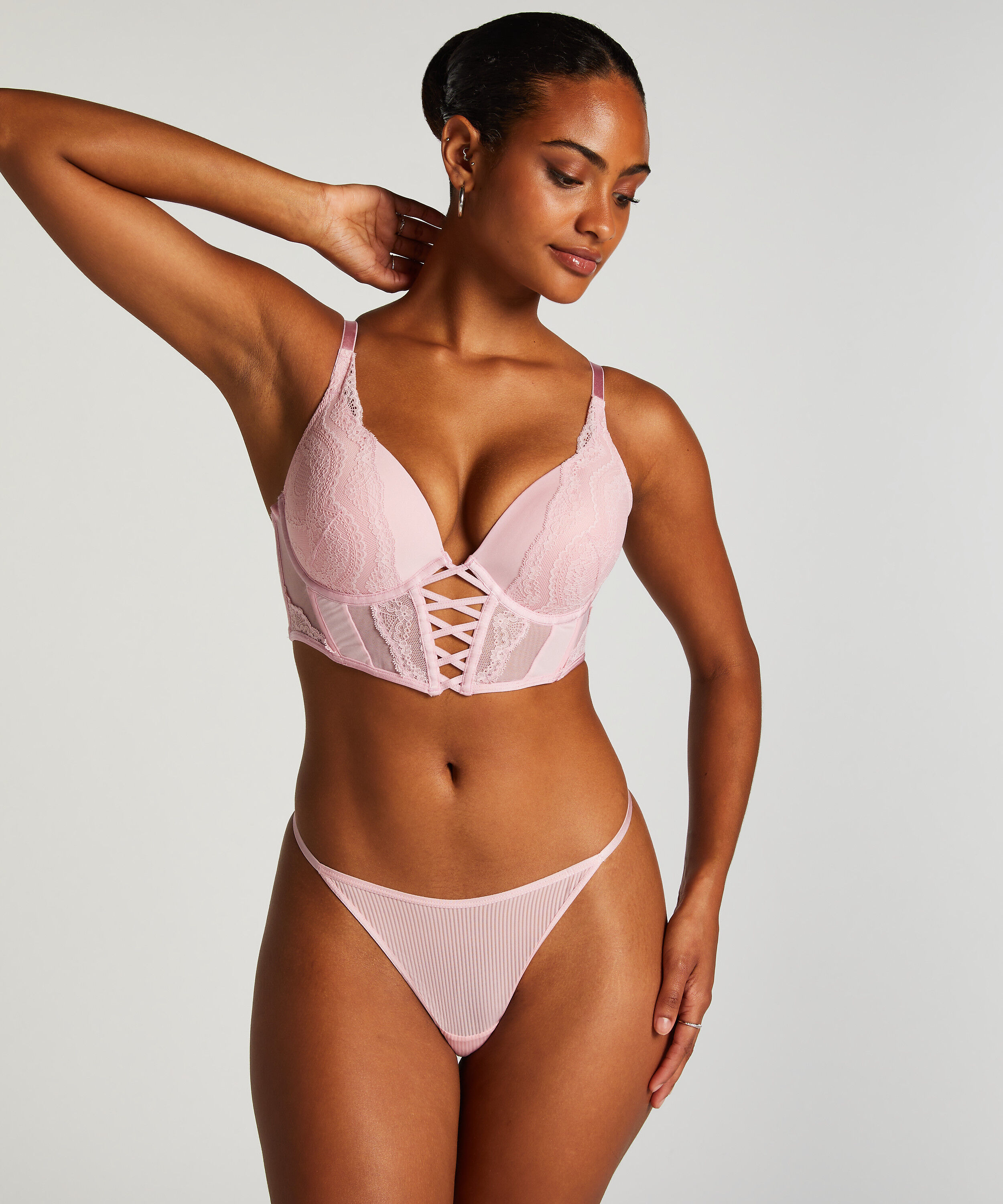 Kaiden Thong, Pink