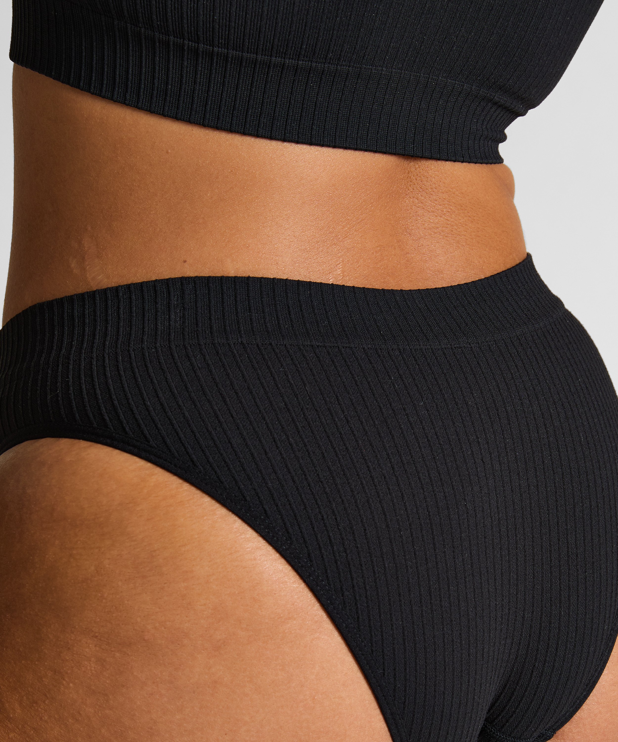 Dianne Brazilian, Black, main