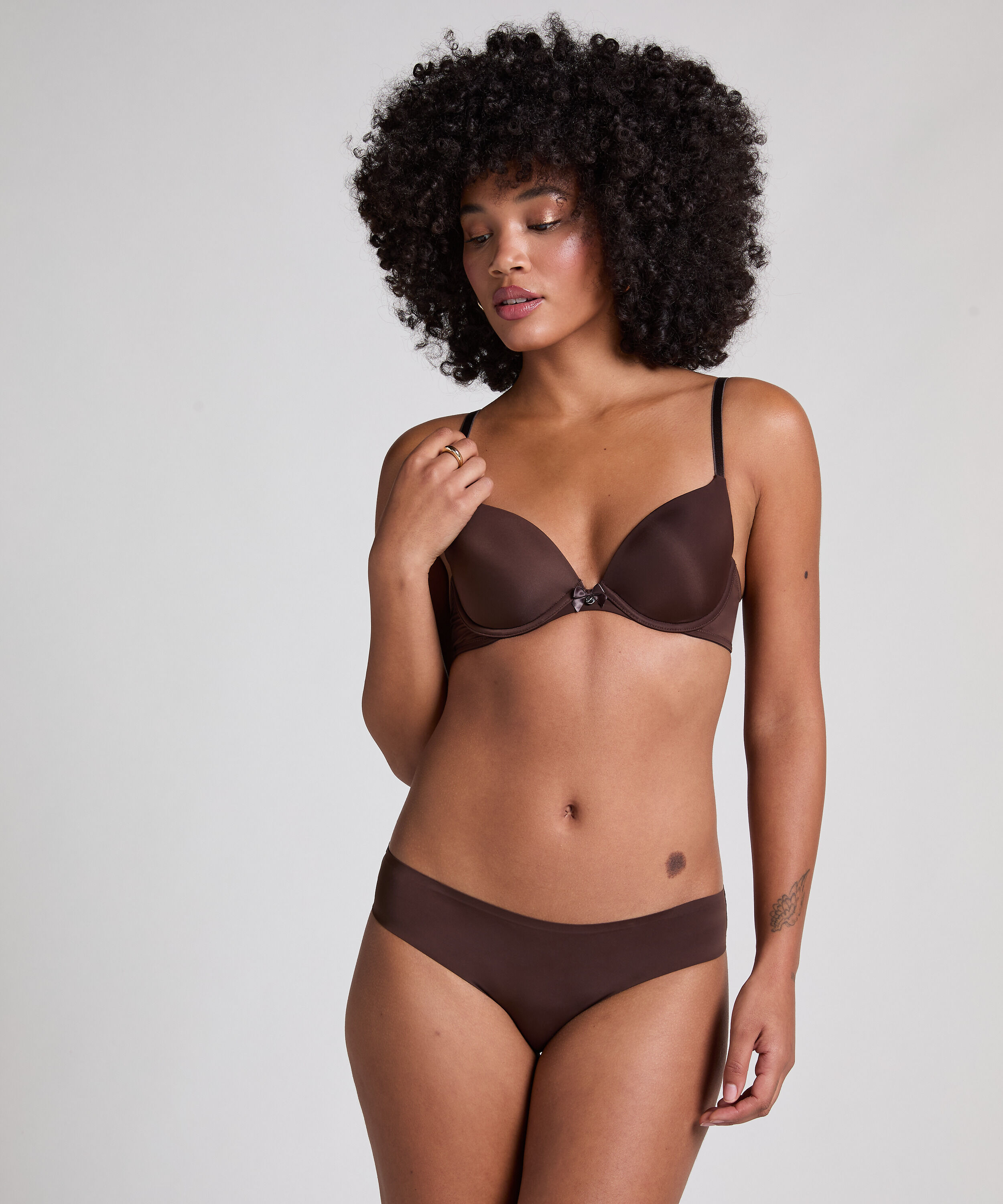 Invisible Brazilian, Brown Invisible Brazilian, Brown