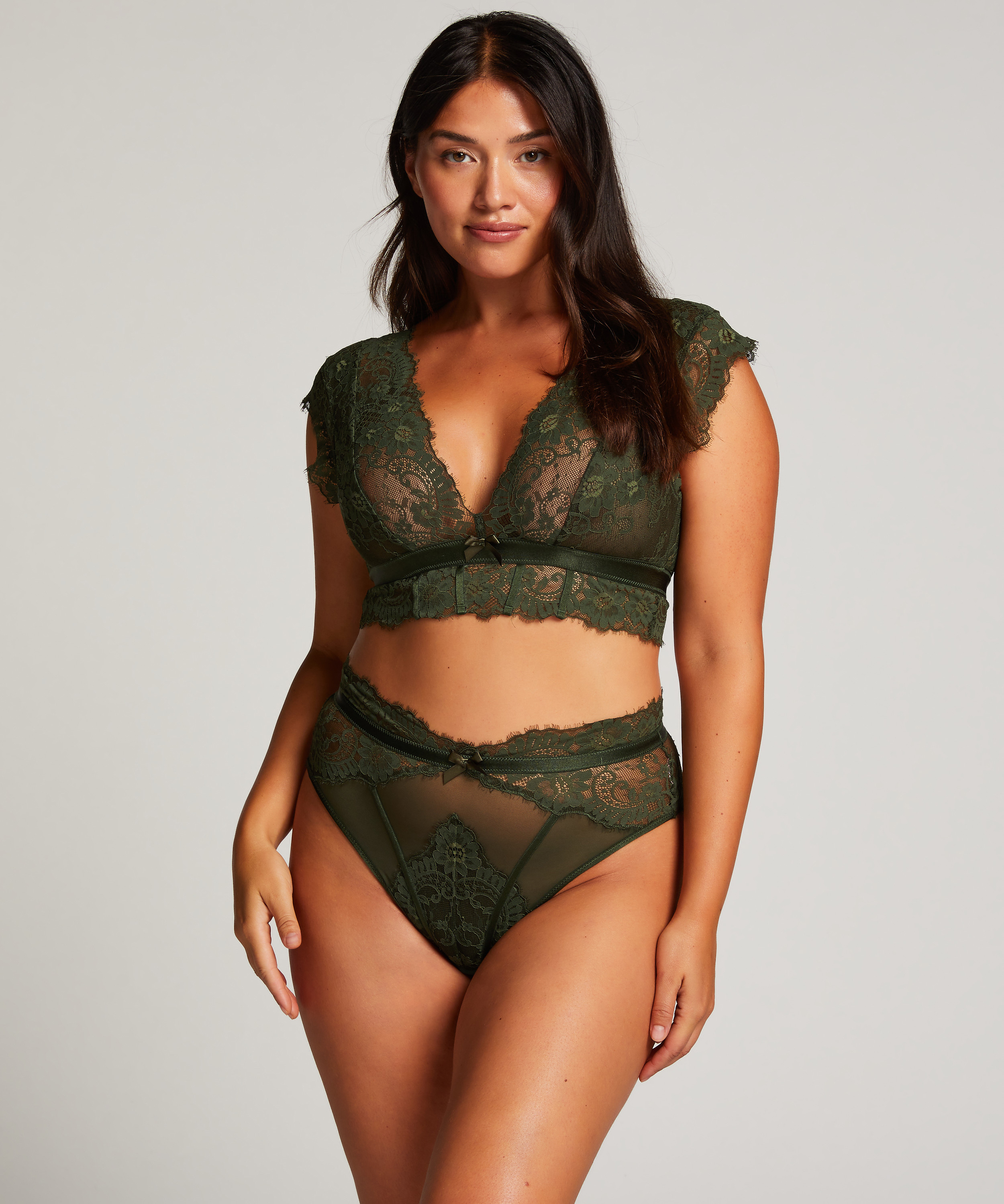 Catrin Thong, Green, main