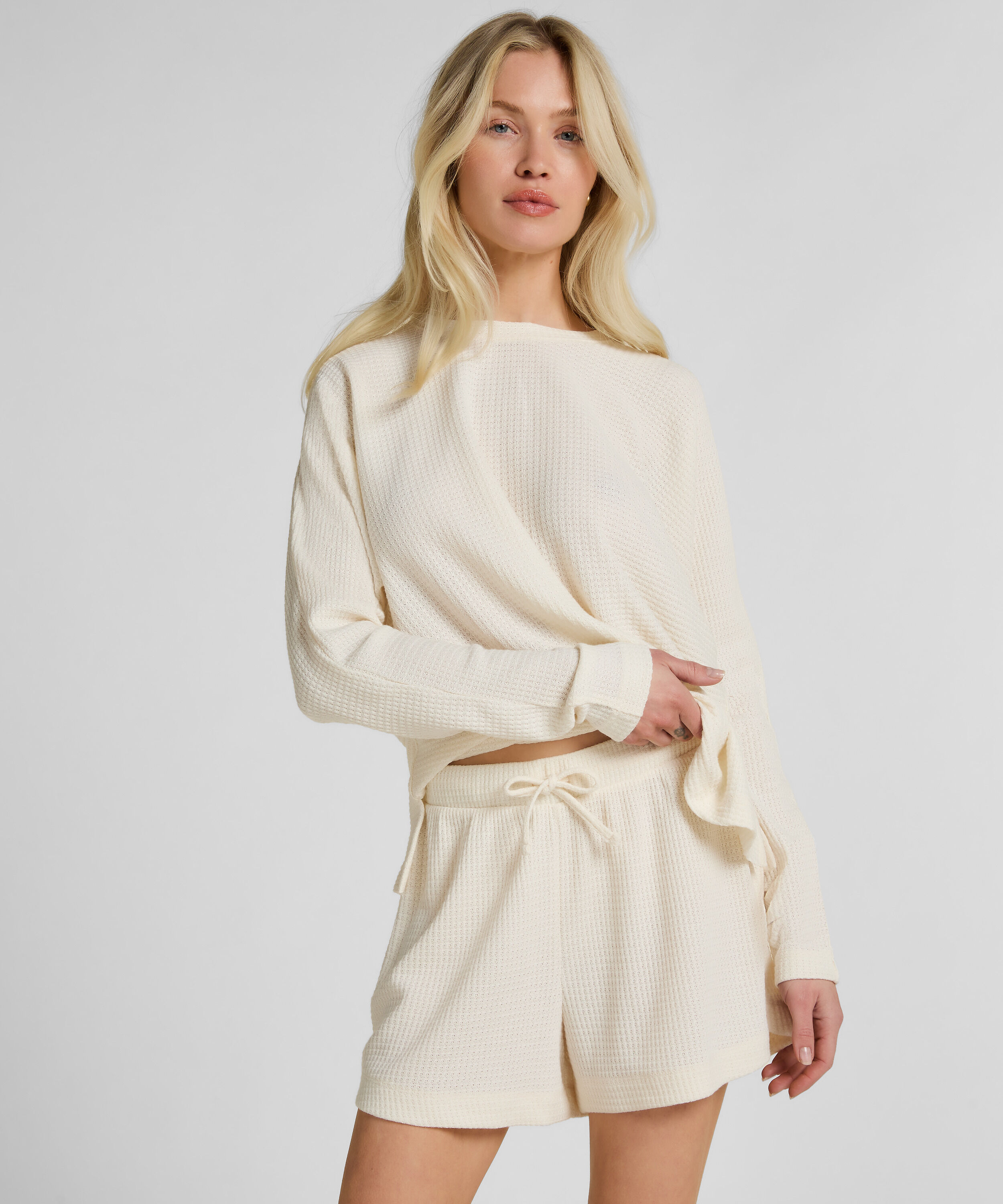 Short Waffle Sloane, White Short Waffle Sloane, White