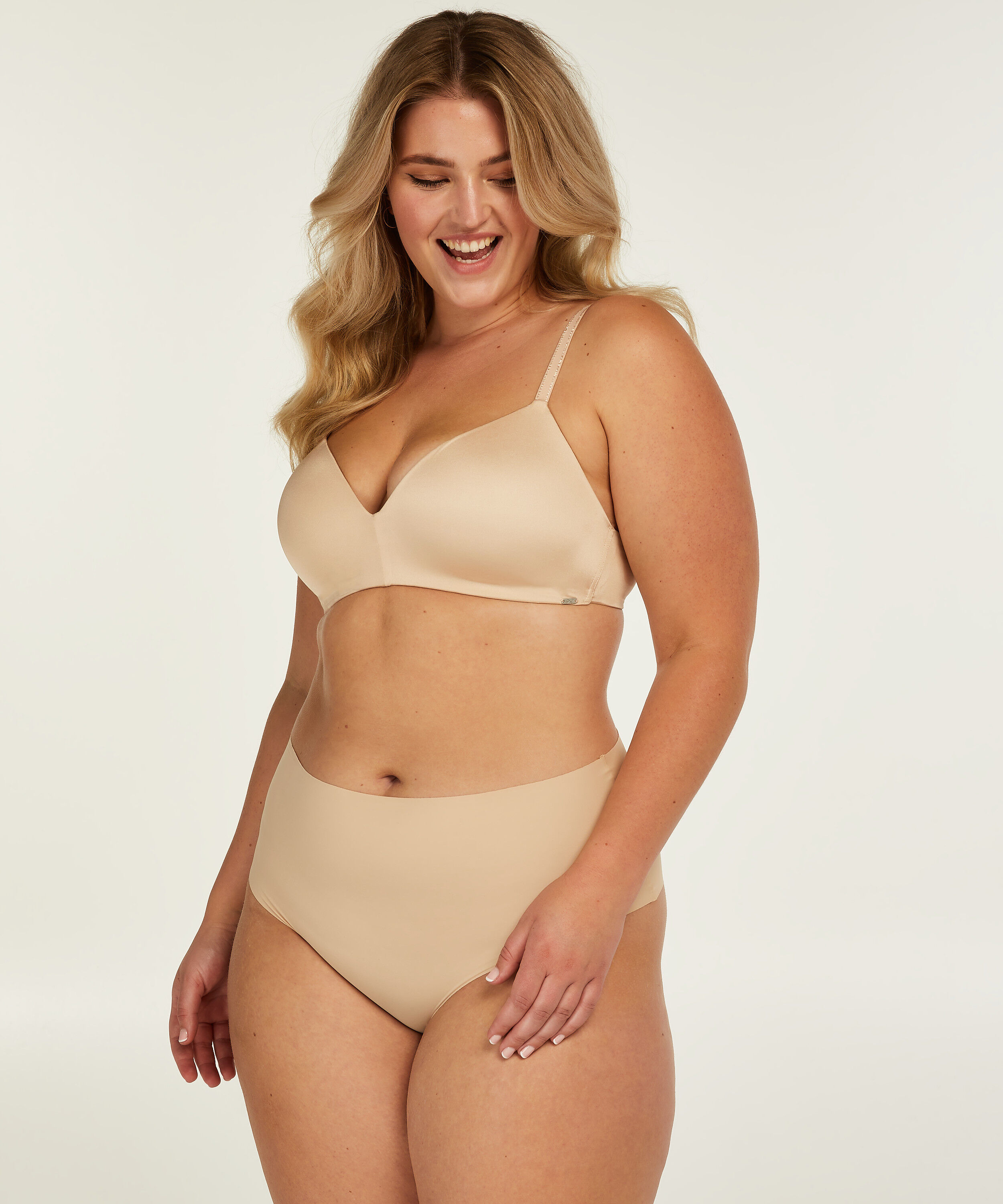 Invisible High Waist Brazilian, Beige