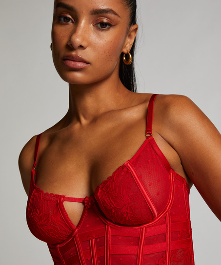 Lulu Bustier, Red