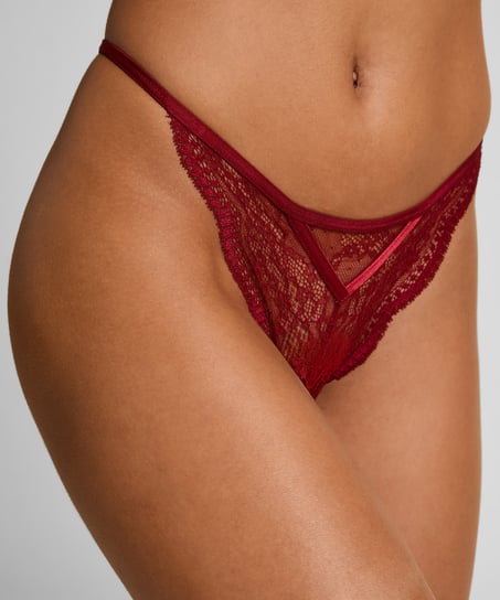 Isabelle Thong, Red