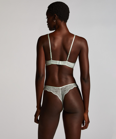 Isabelle Cheekini, Green