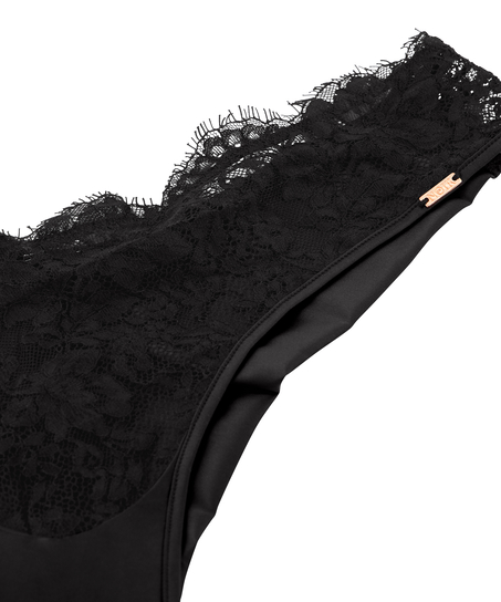 Chalice Brazilian, Black