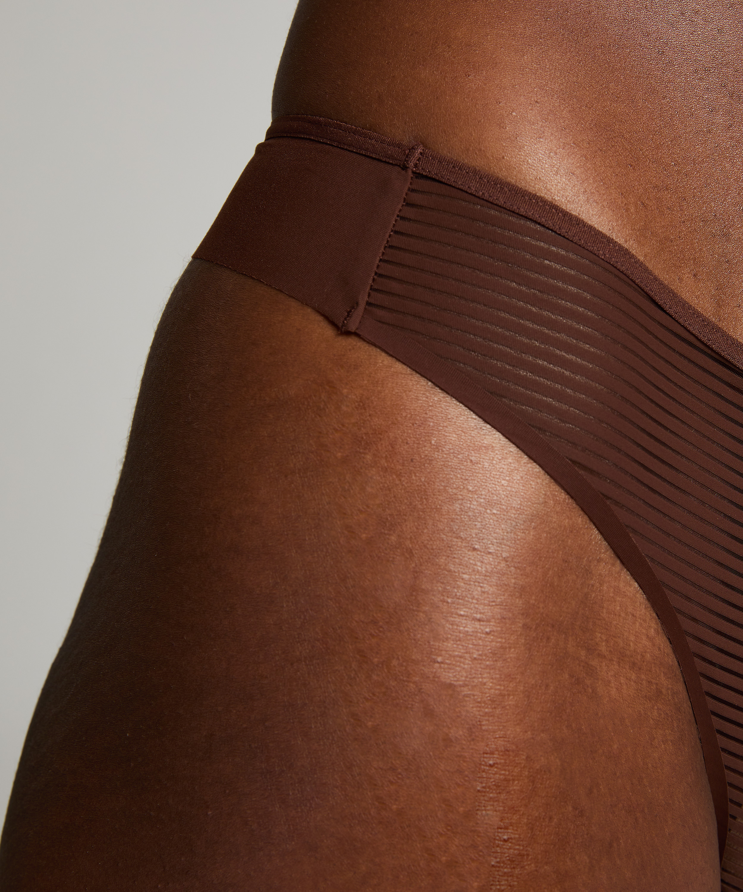 Invisible thong Stripe mesh, Brown, main