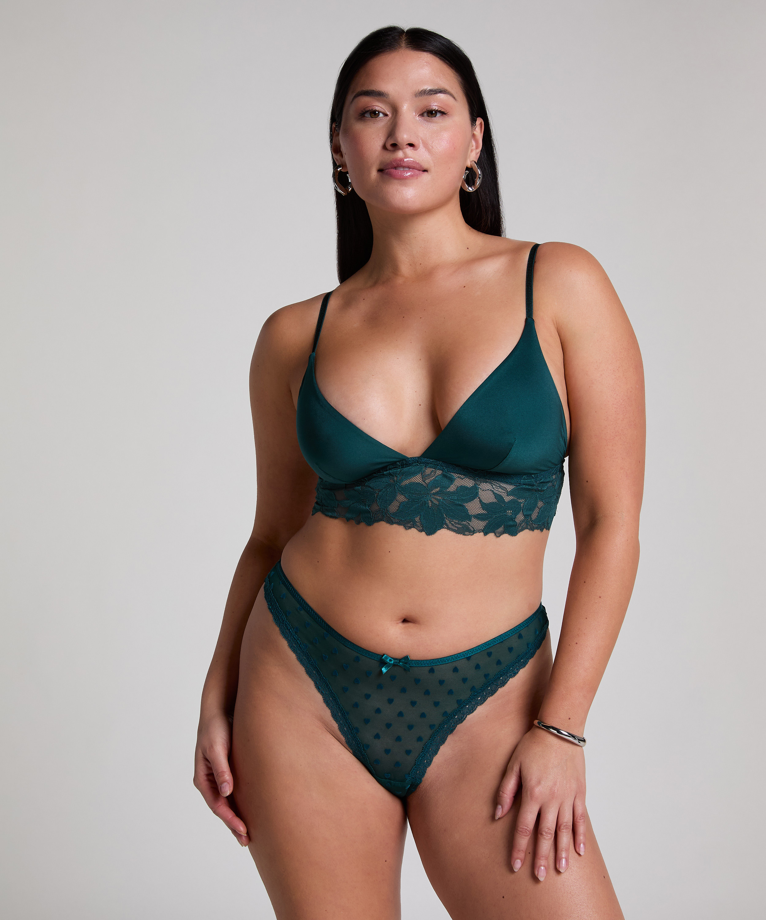 Phoebe Thong, Green, main