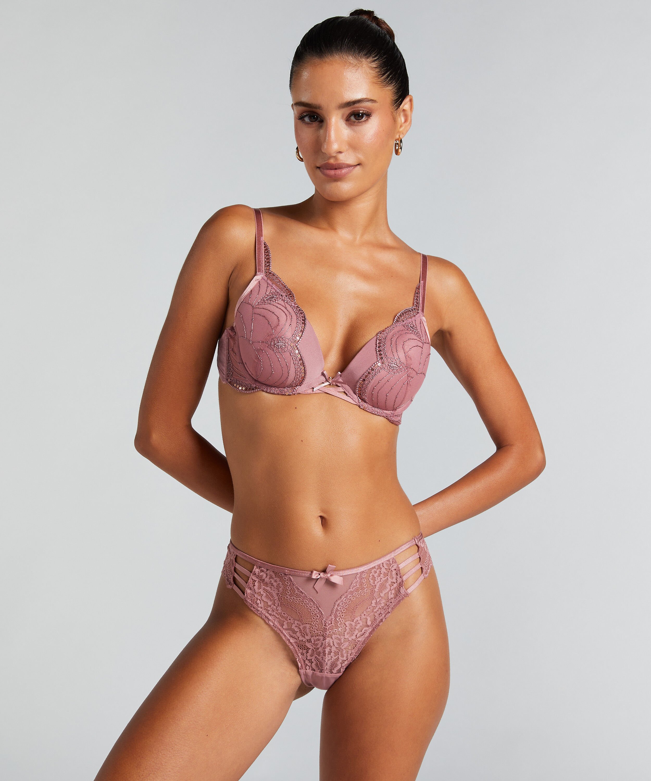 Belle Brazilian, Pink