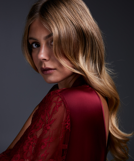 Jennifer Kimono, Red