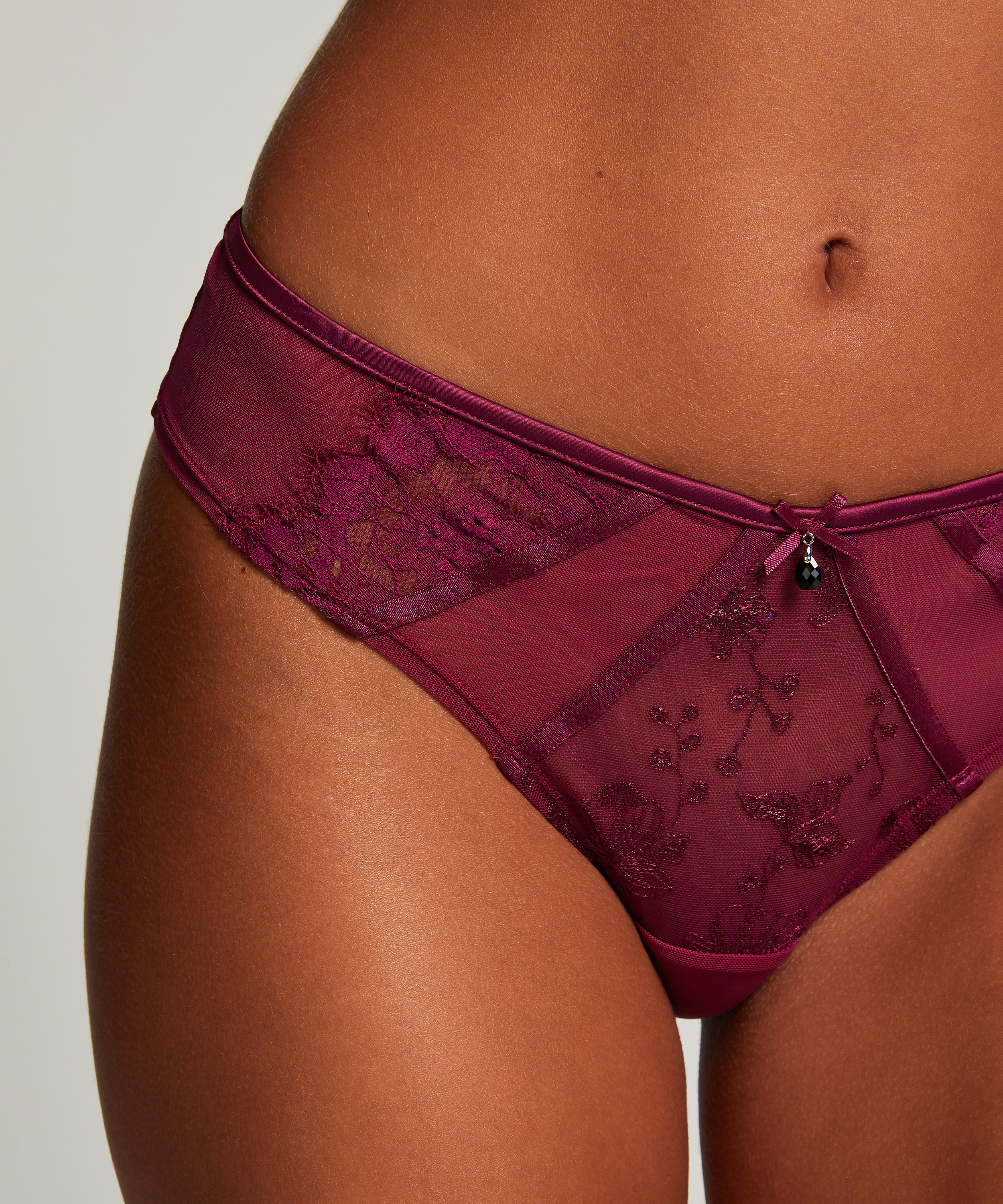 Sia Brazilian, Purple, main