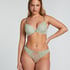Gunila Cheekini, Green