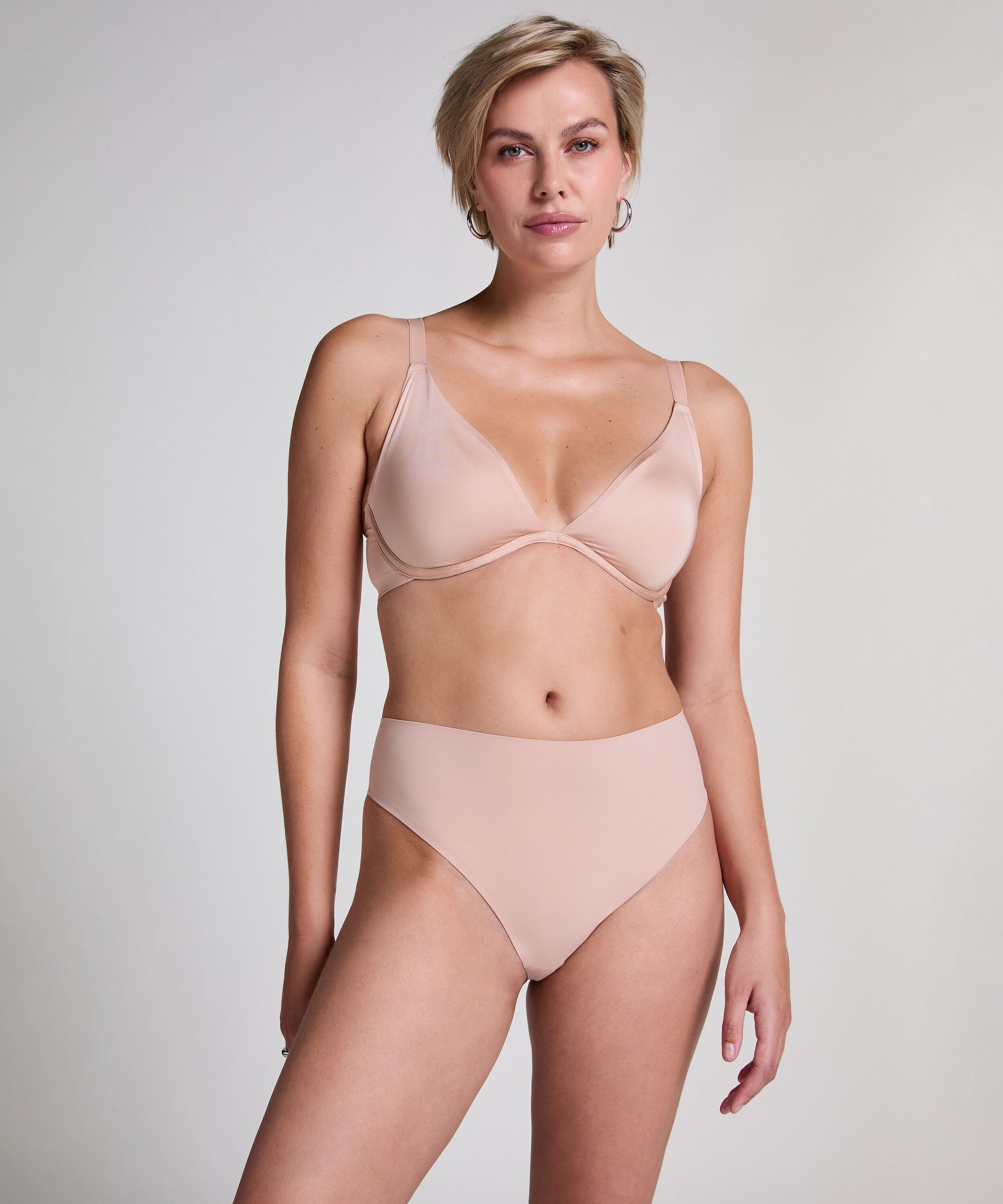 High Waisted Thong Smooth, Beige High Waisted Thong Smooth, Beige