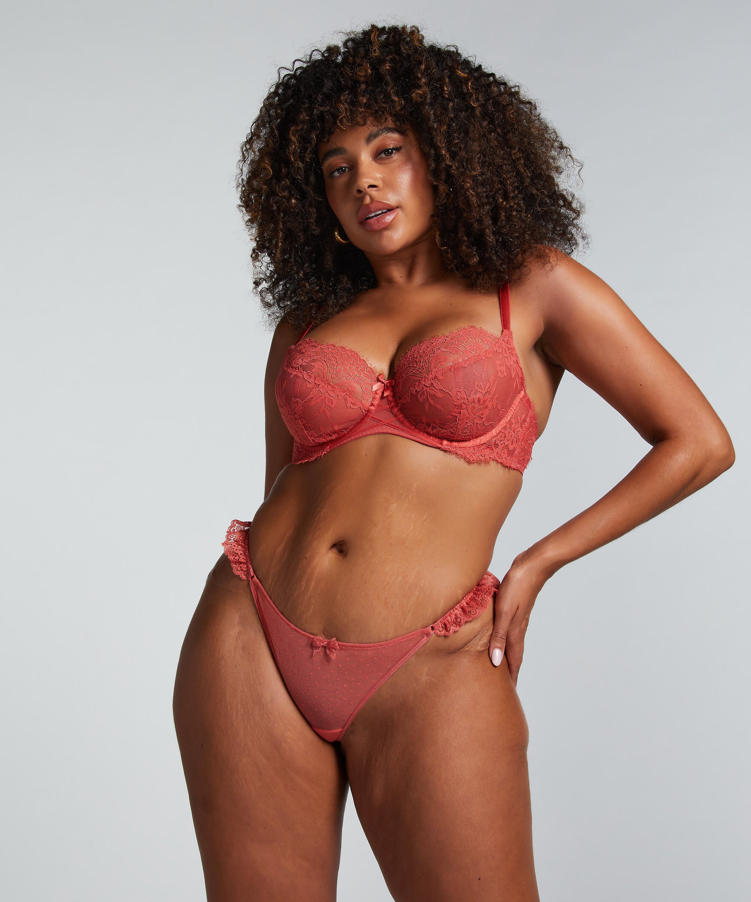 Mary Thong, Red Mary Thong, Red