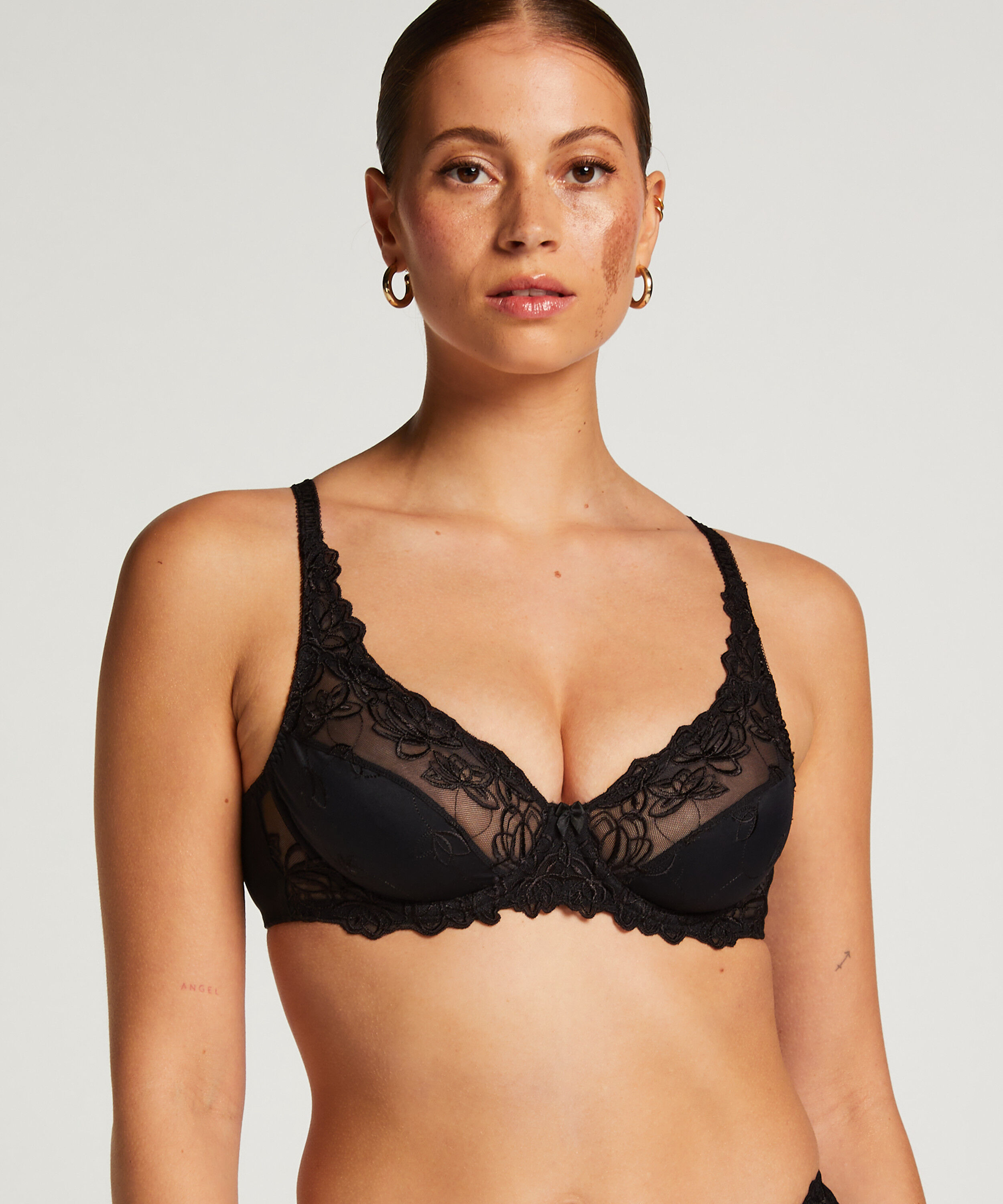 Diva Non-Padded Underwired Bra, Black Diva Non-Padded Underwired Bra, Black