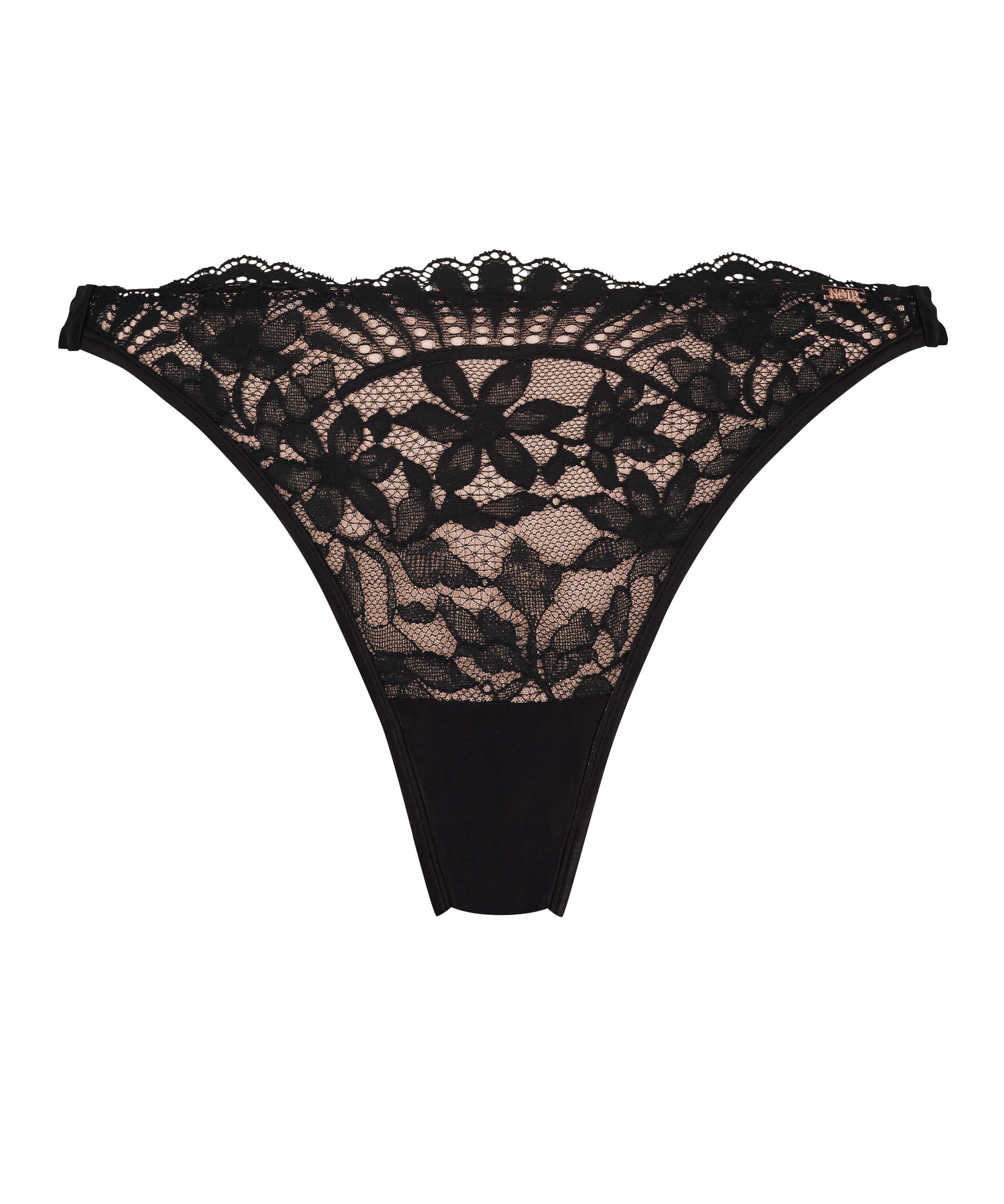 Antonia Thong, Black