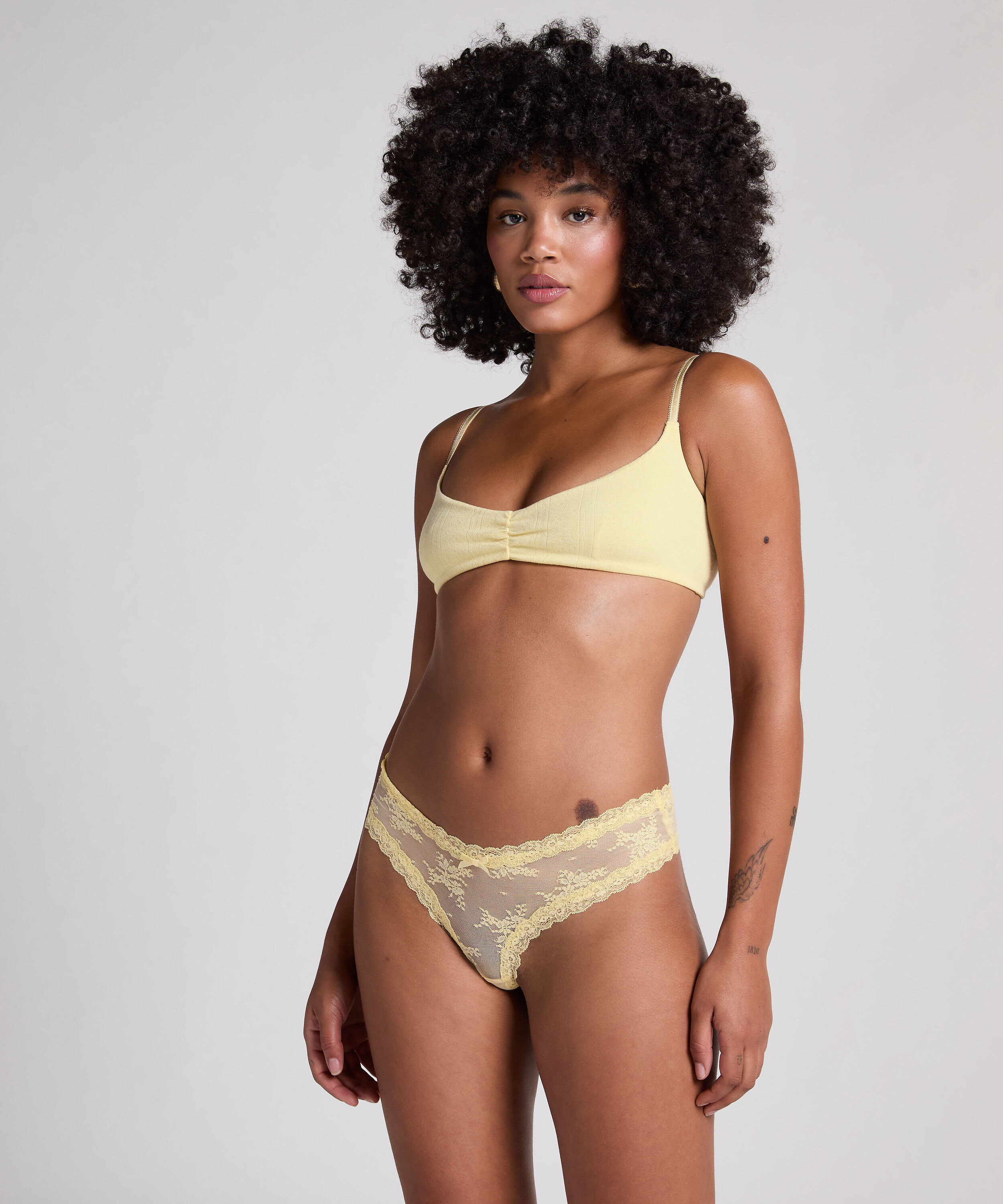V-shape Mesh Brazilian, Yellow