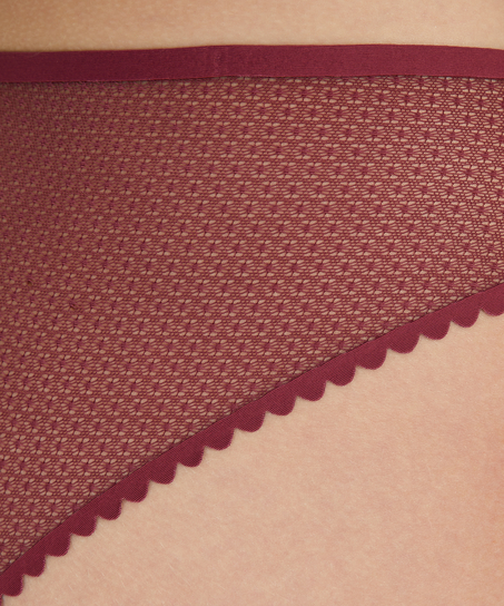 Invisible Brazilian, Red