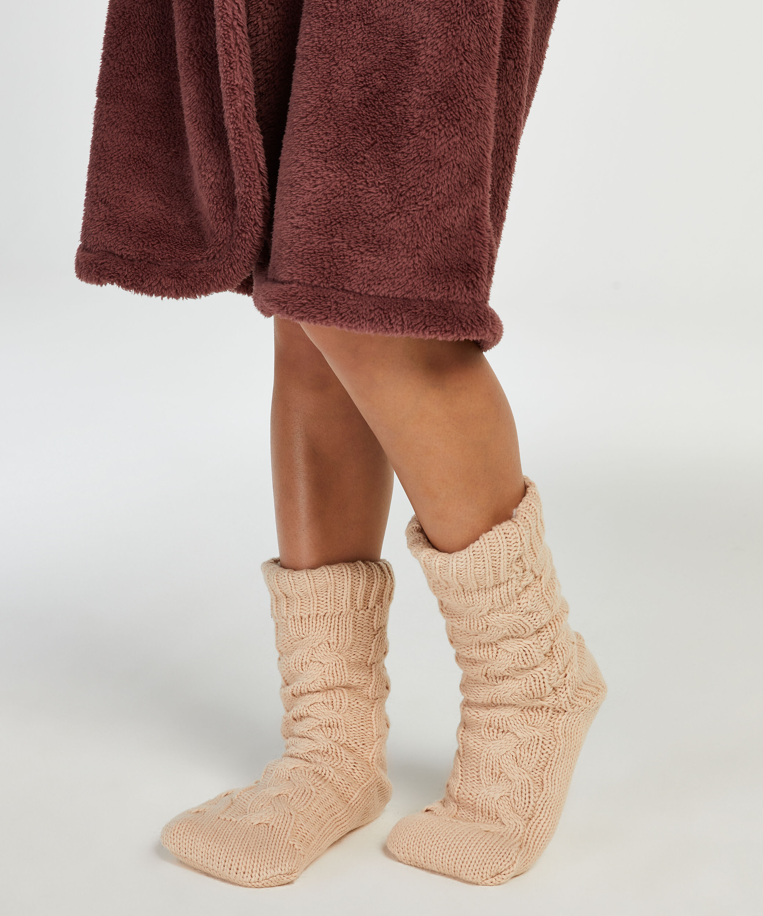 1 pair of knitted socks, White