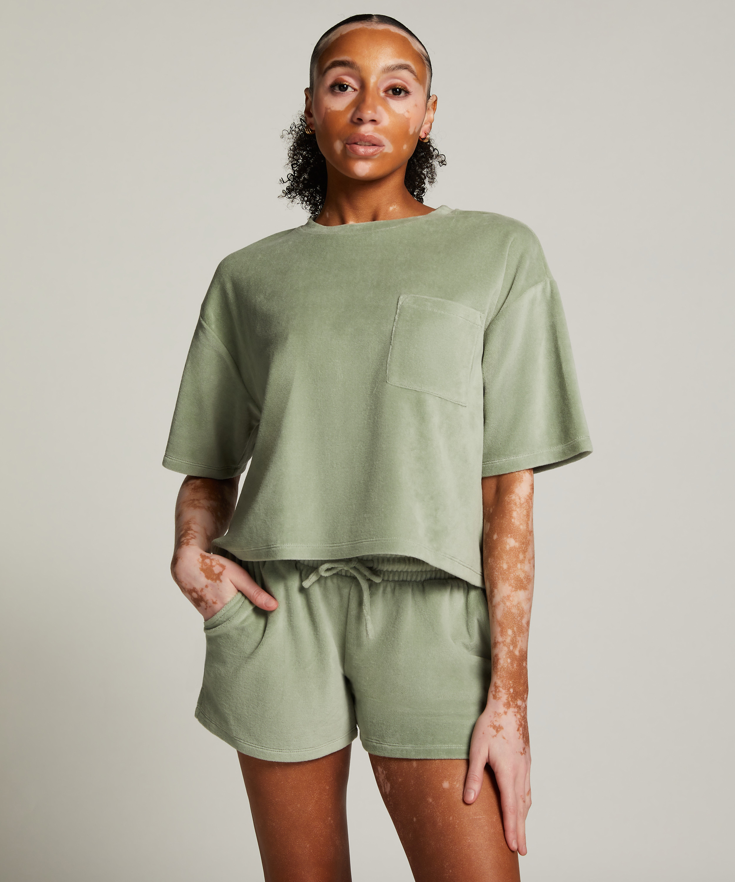 Short-sleeve velours top, Green, main