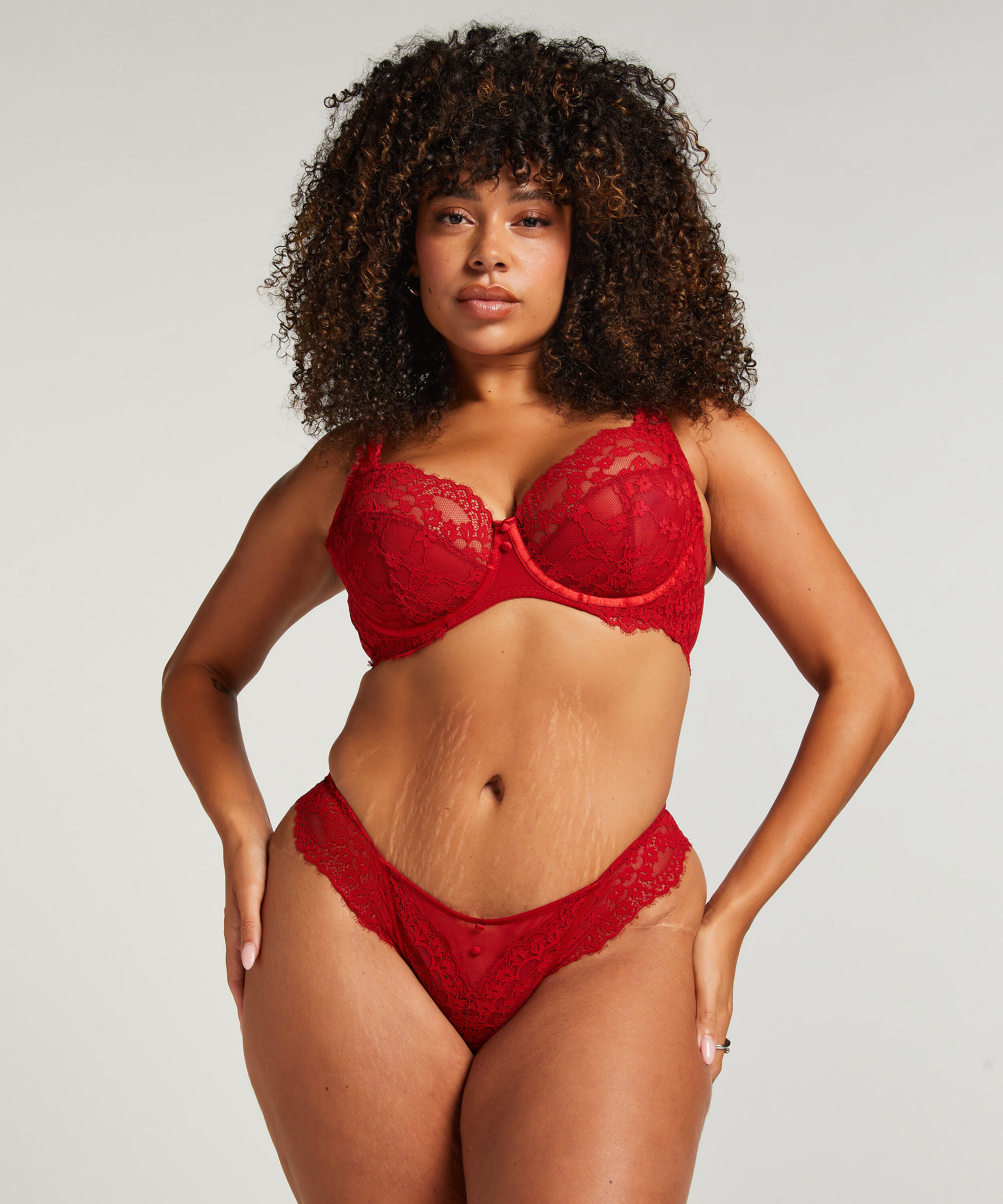 Daisy Thong, Red
