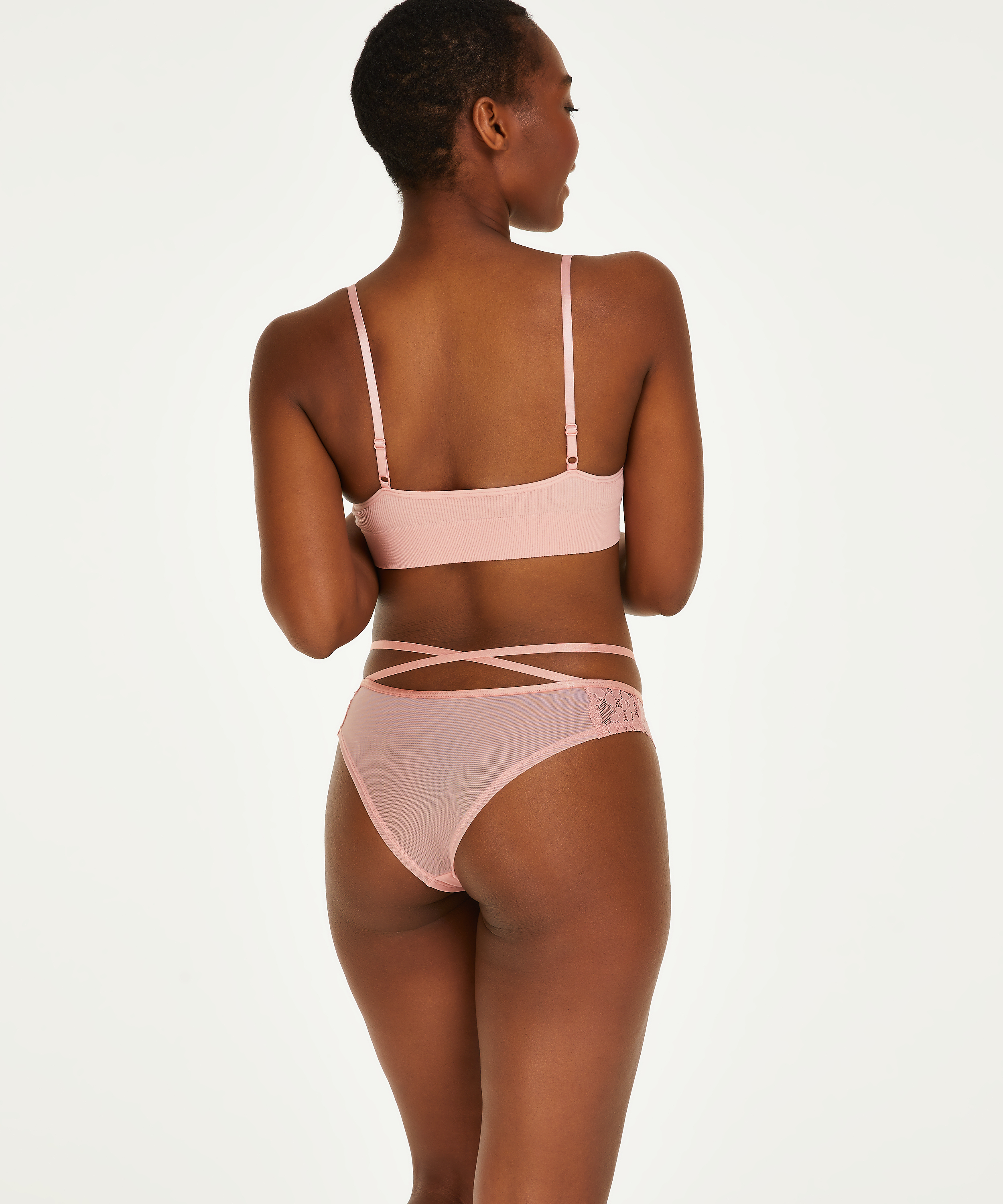 Isabelle Brazilian, Pink, main