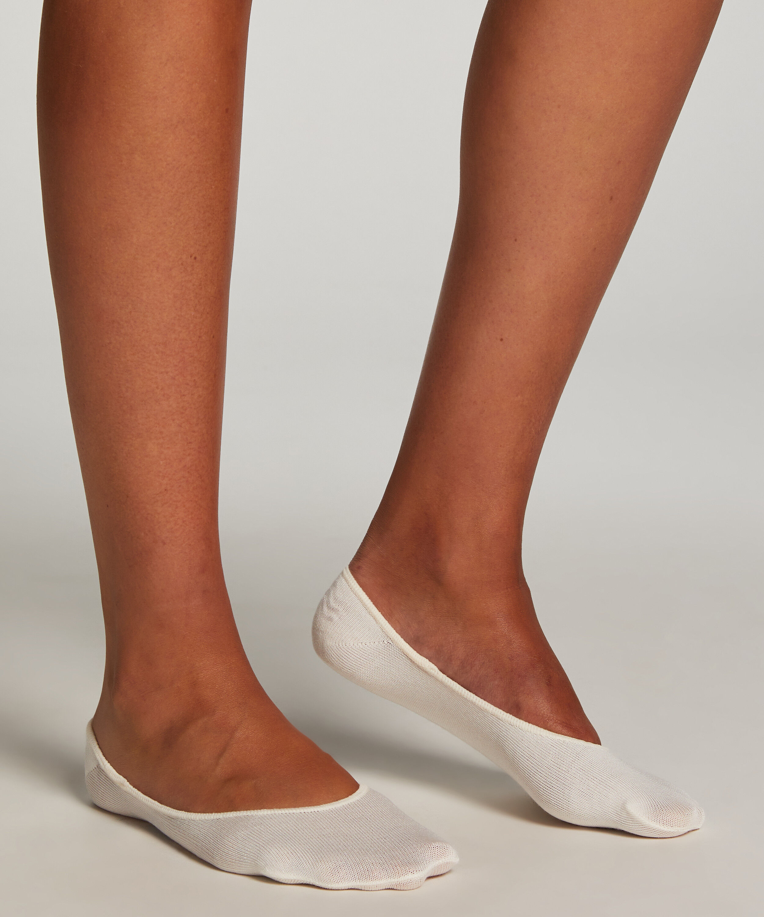 2 Pairs Footsies, White