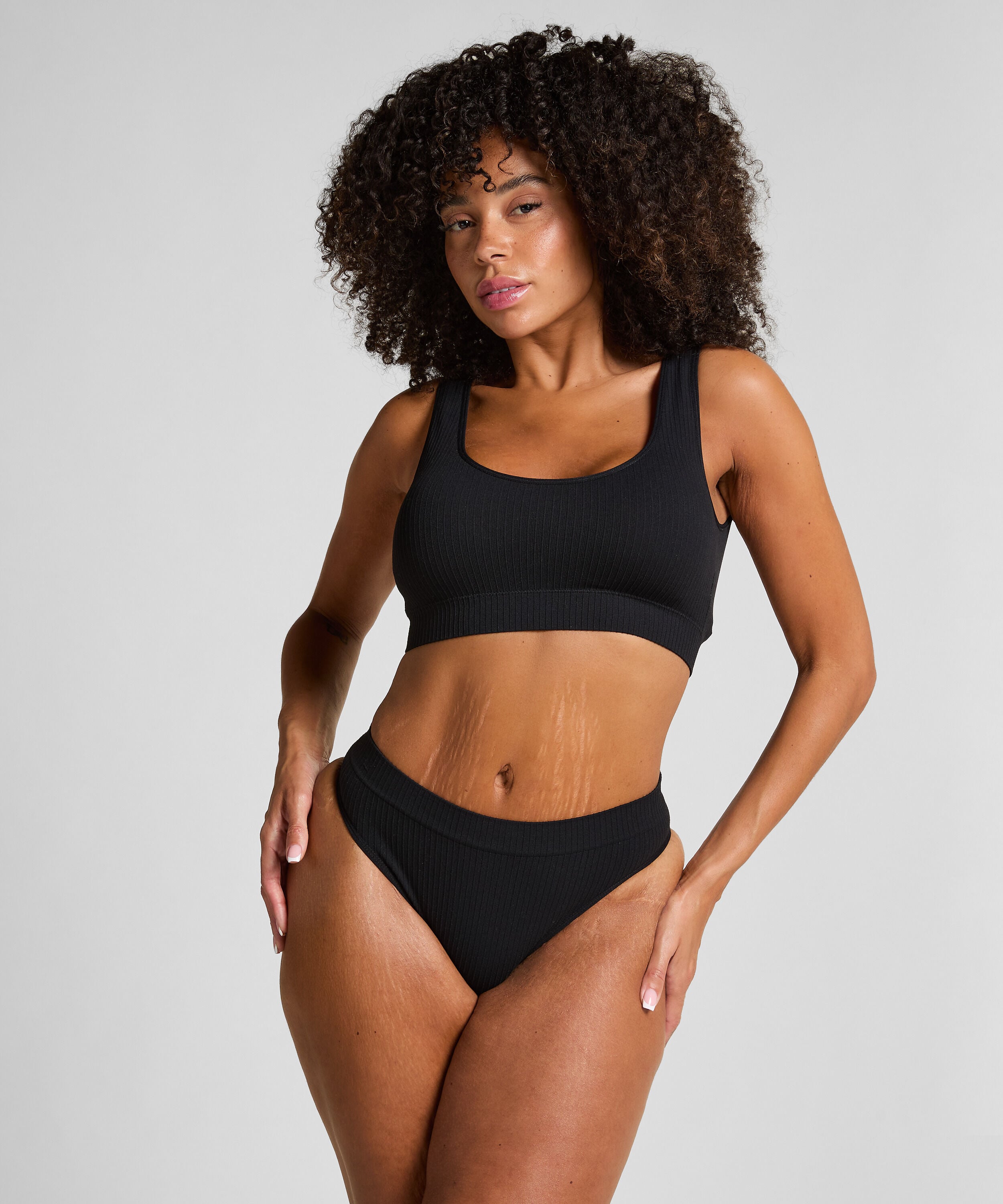 Dianne Brazilian, Black Dianne Brazilian, Black