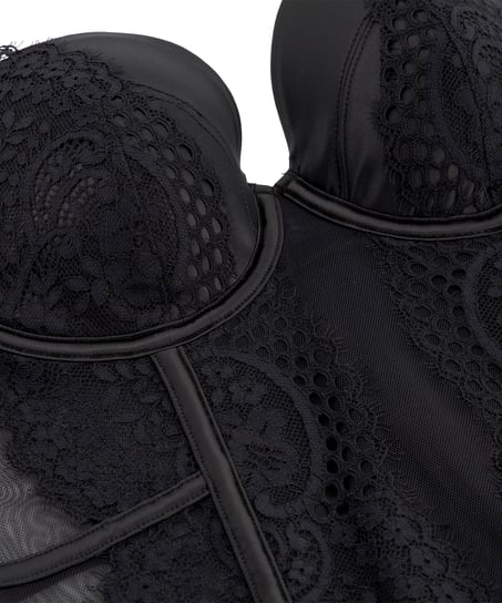 Veronica Bustier, Black