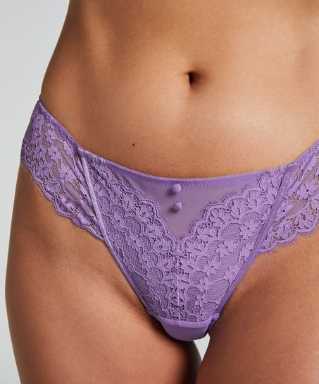 Daisy Thong, Purple