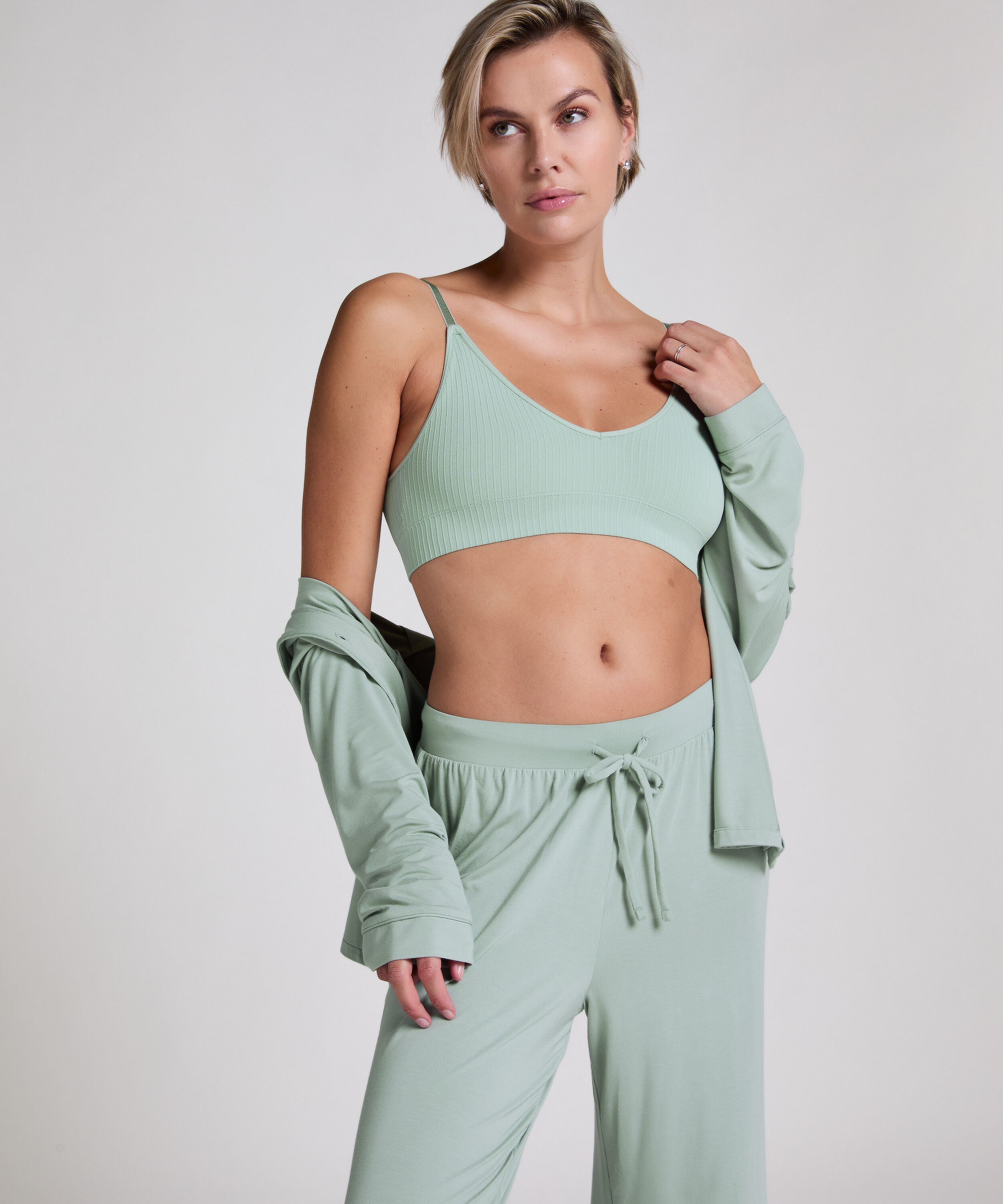 Essential Jersey Long-Sleeved Jacket, Green