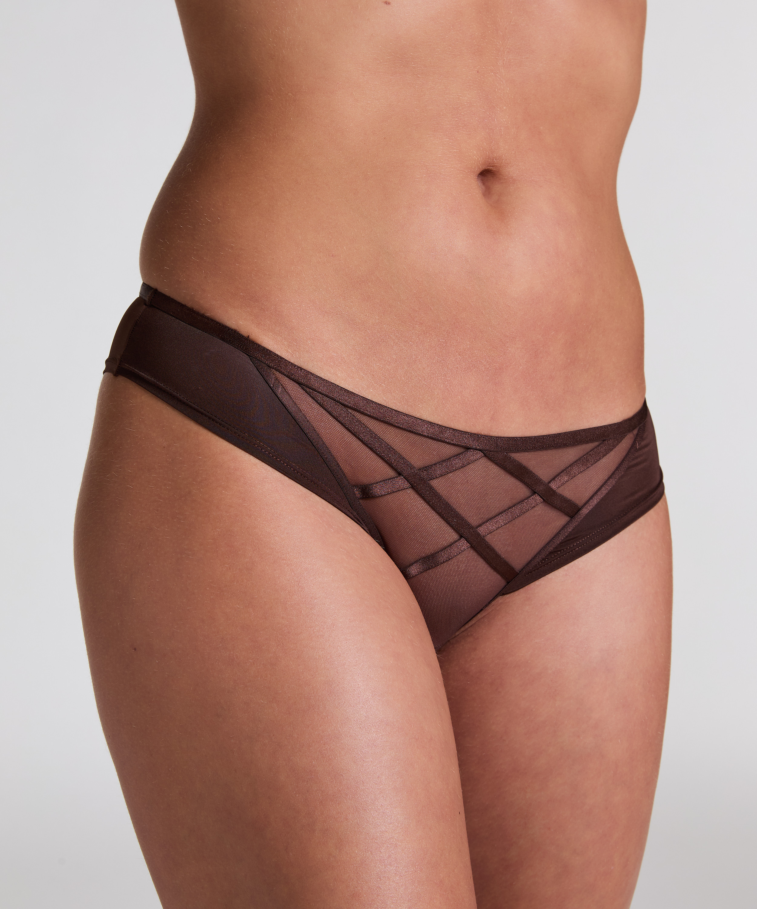 Rianne Brazilian, Brown, main