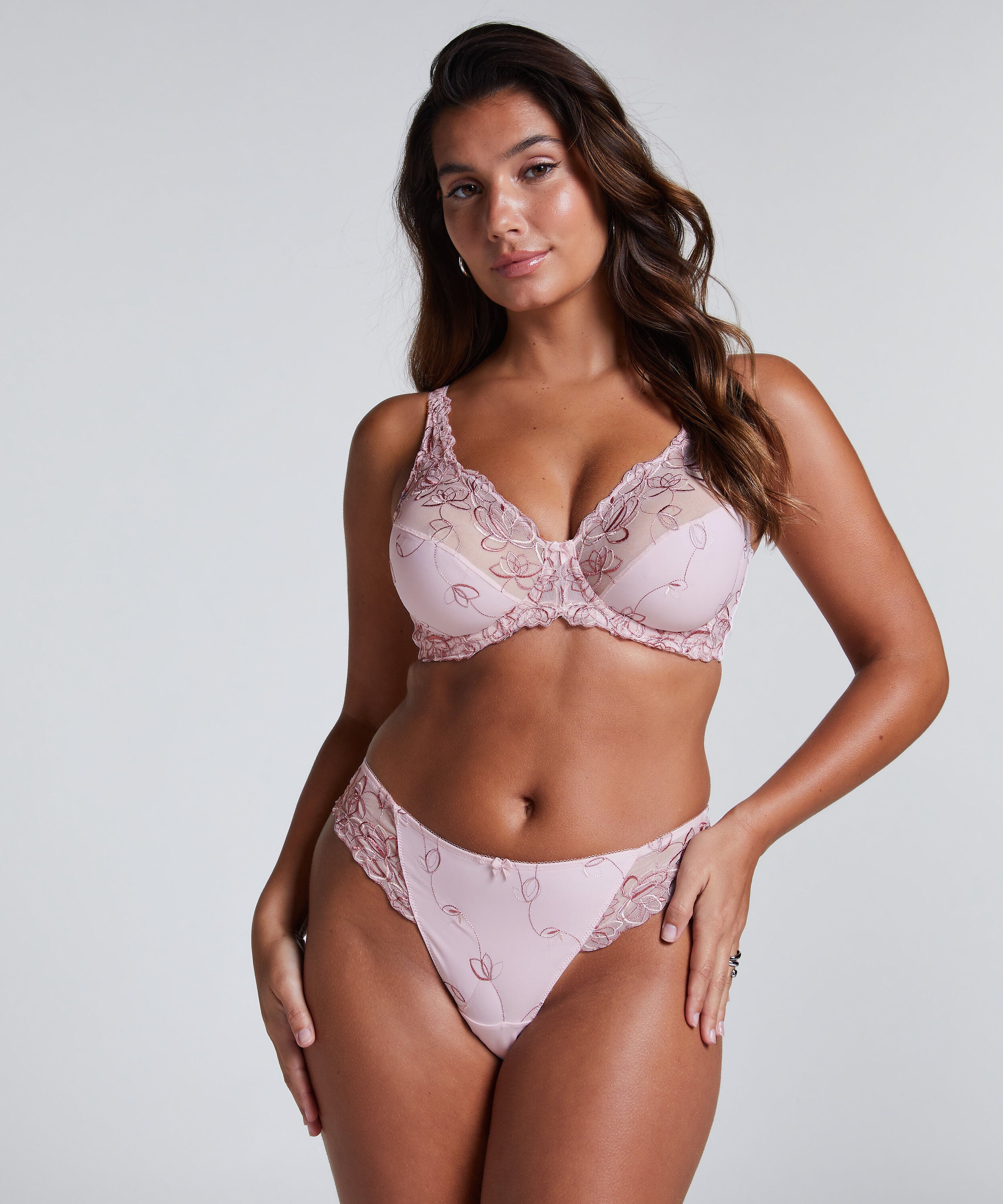 Diva thong, Pink