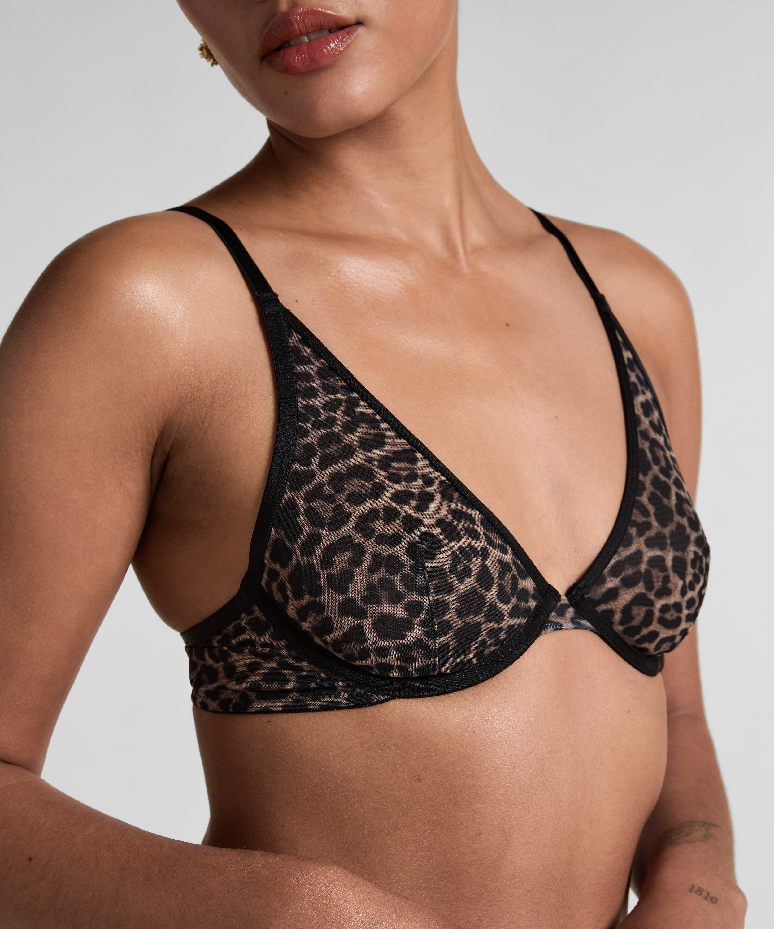 Tara Leopard Non-Padded Underwired Bra, Black, main