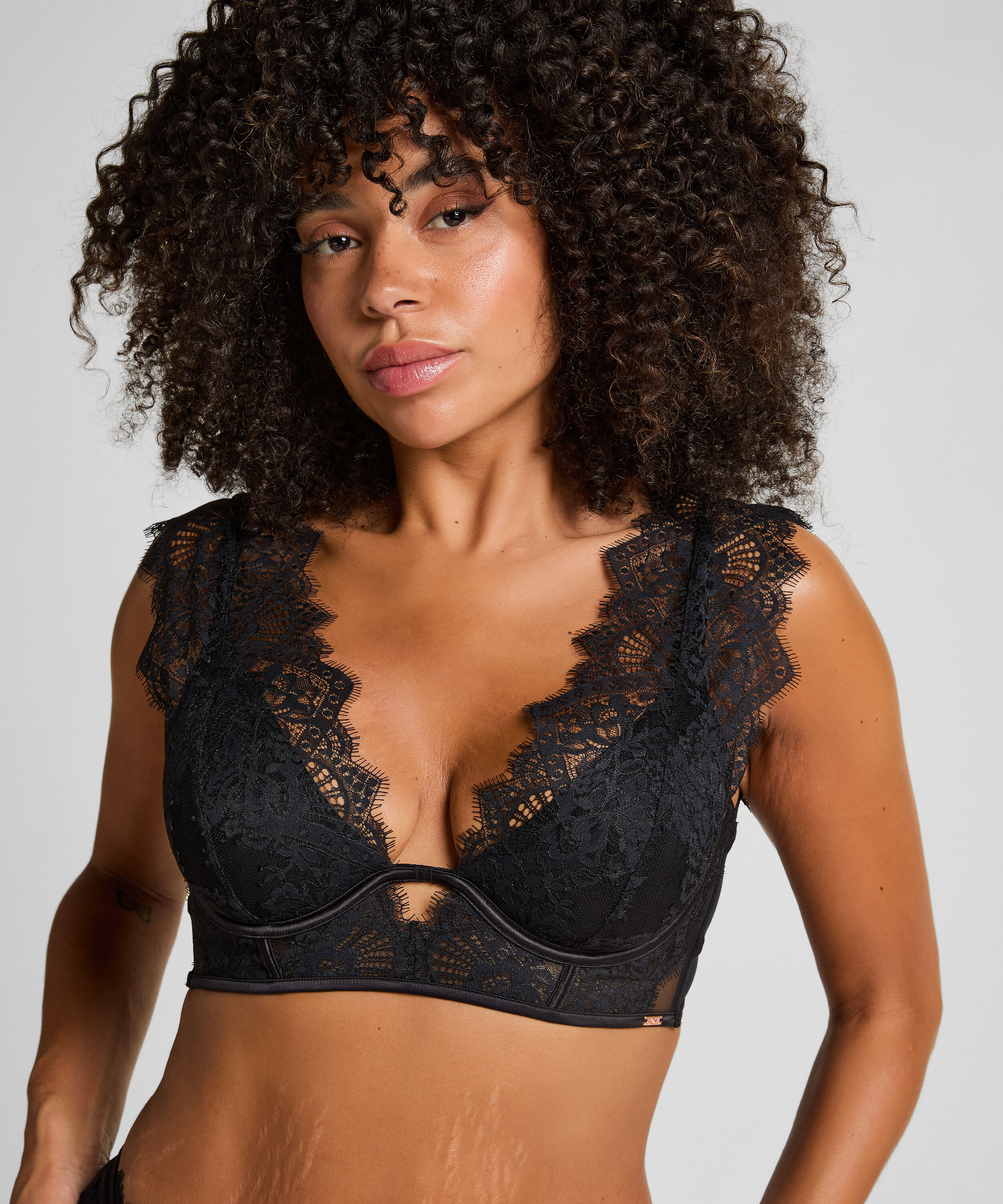 Zoe Non-Padded Underwired Longline Bra, Black Zoe Non-Padded Underwired Longline Bra, Black