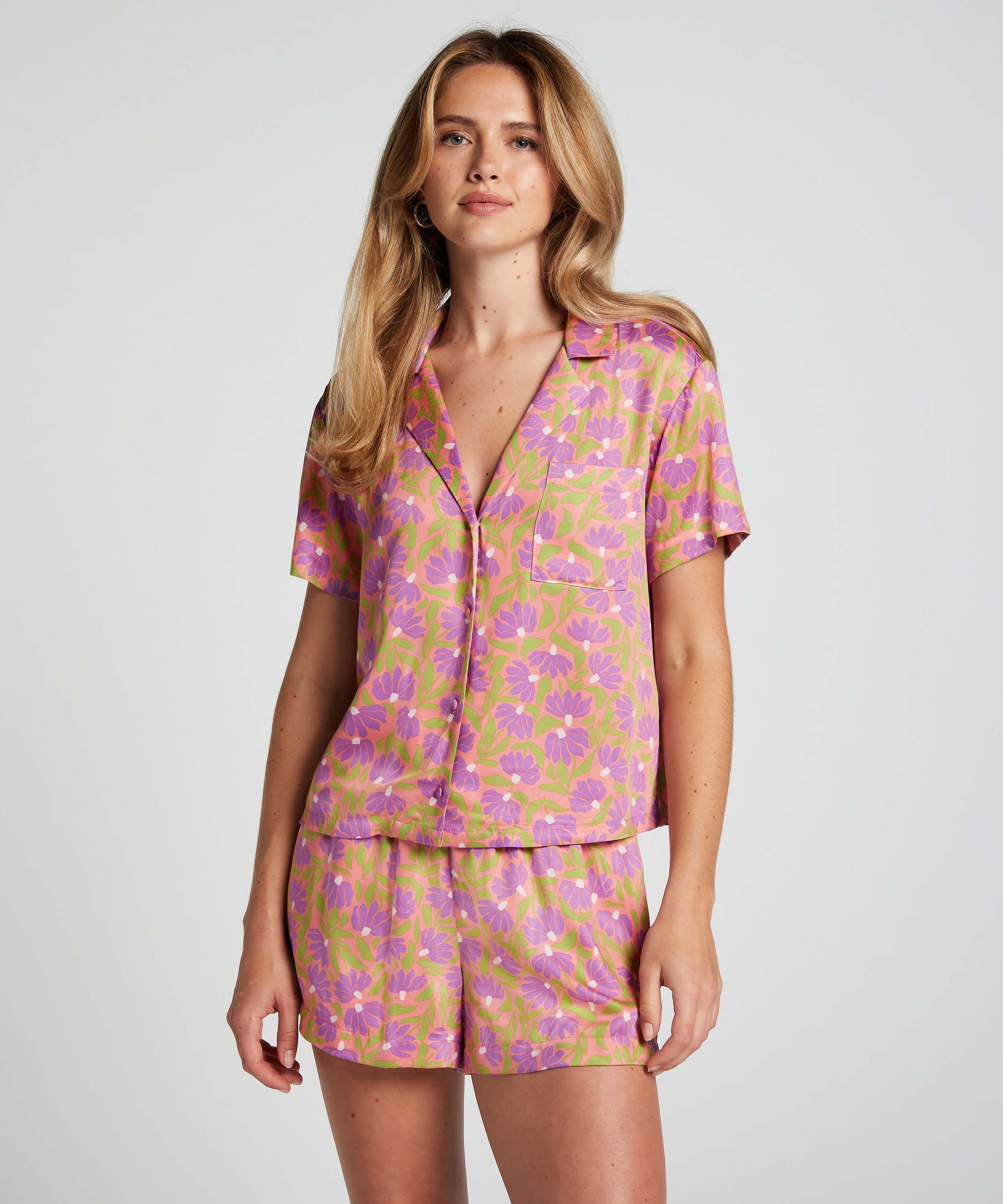 Satin pyjama shorts, Pink