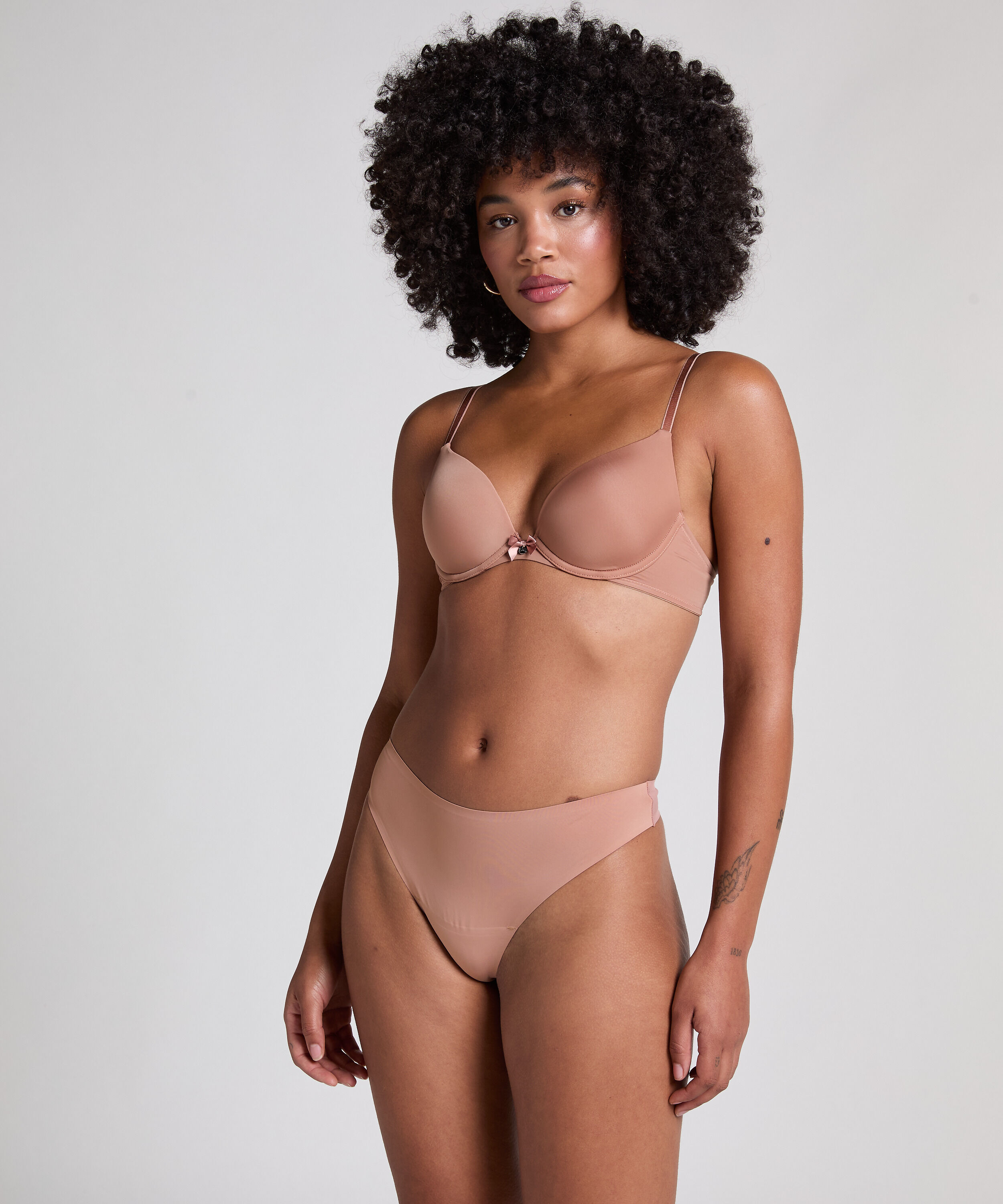 Invisible thong basic, Brown Invisible thong basic, Brown