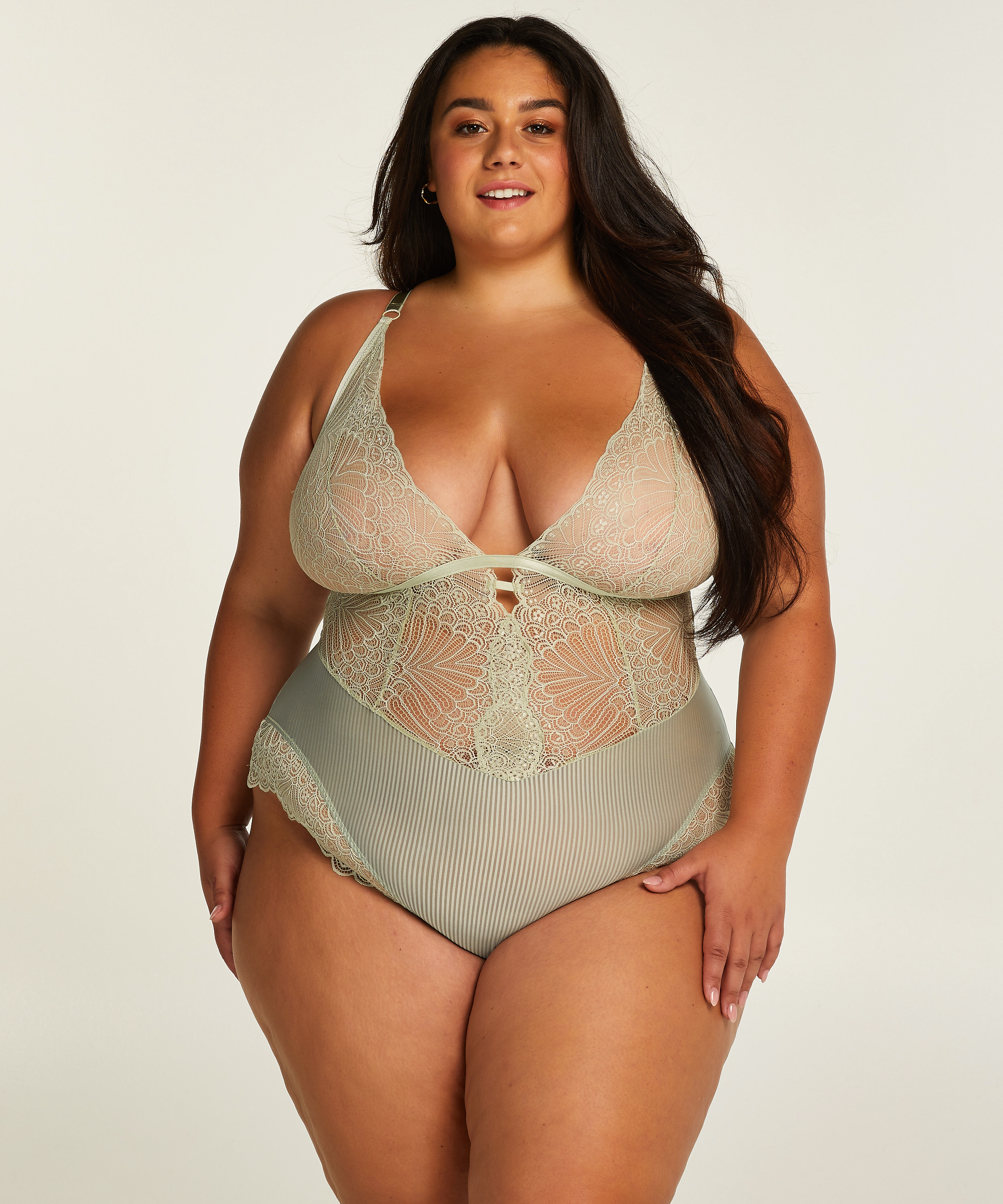 Naomi Body, Green, main