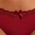 Lola Thong, Red