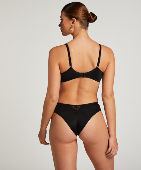 Brazilian Diva, Black