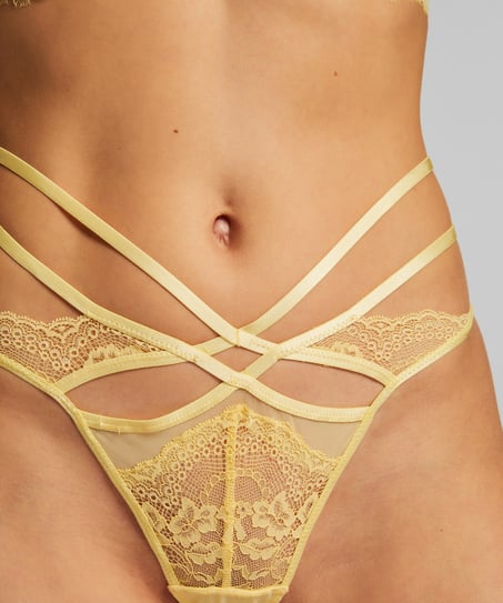 Janine Thong, Yellow