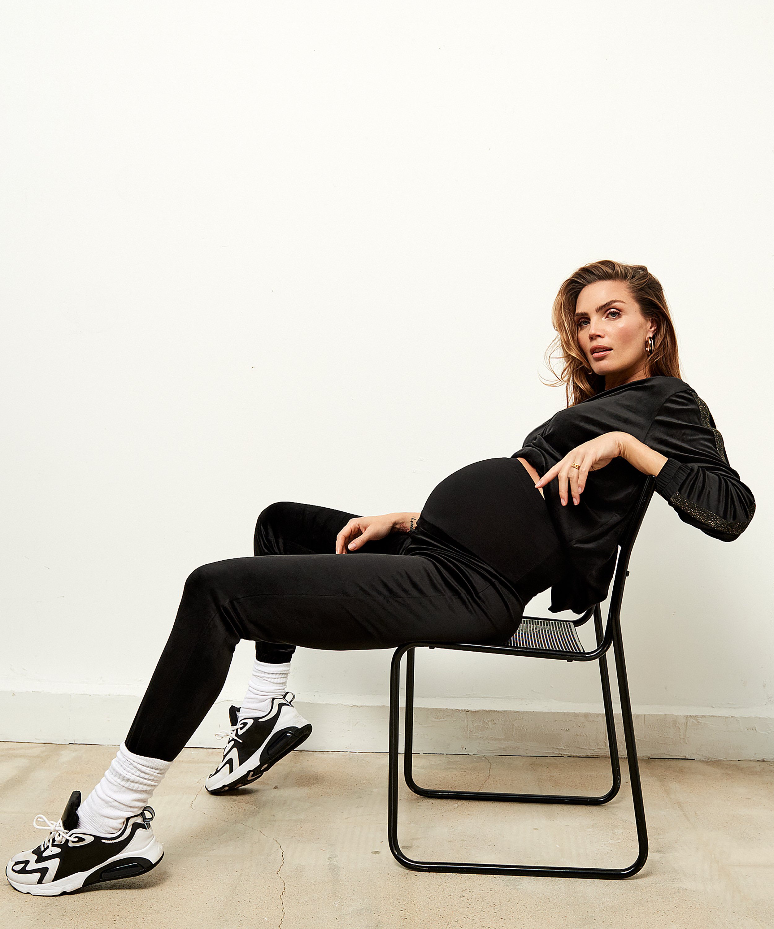 Velvet Shimmer maternity jogging bottoms, Black, main