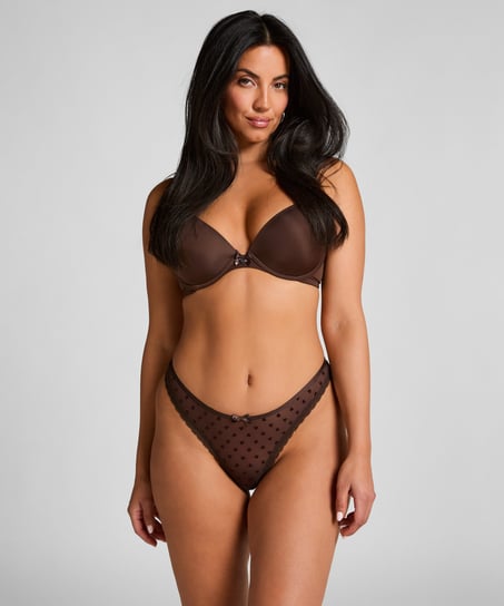 Phoebe Thong, Brown