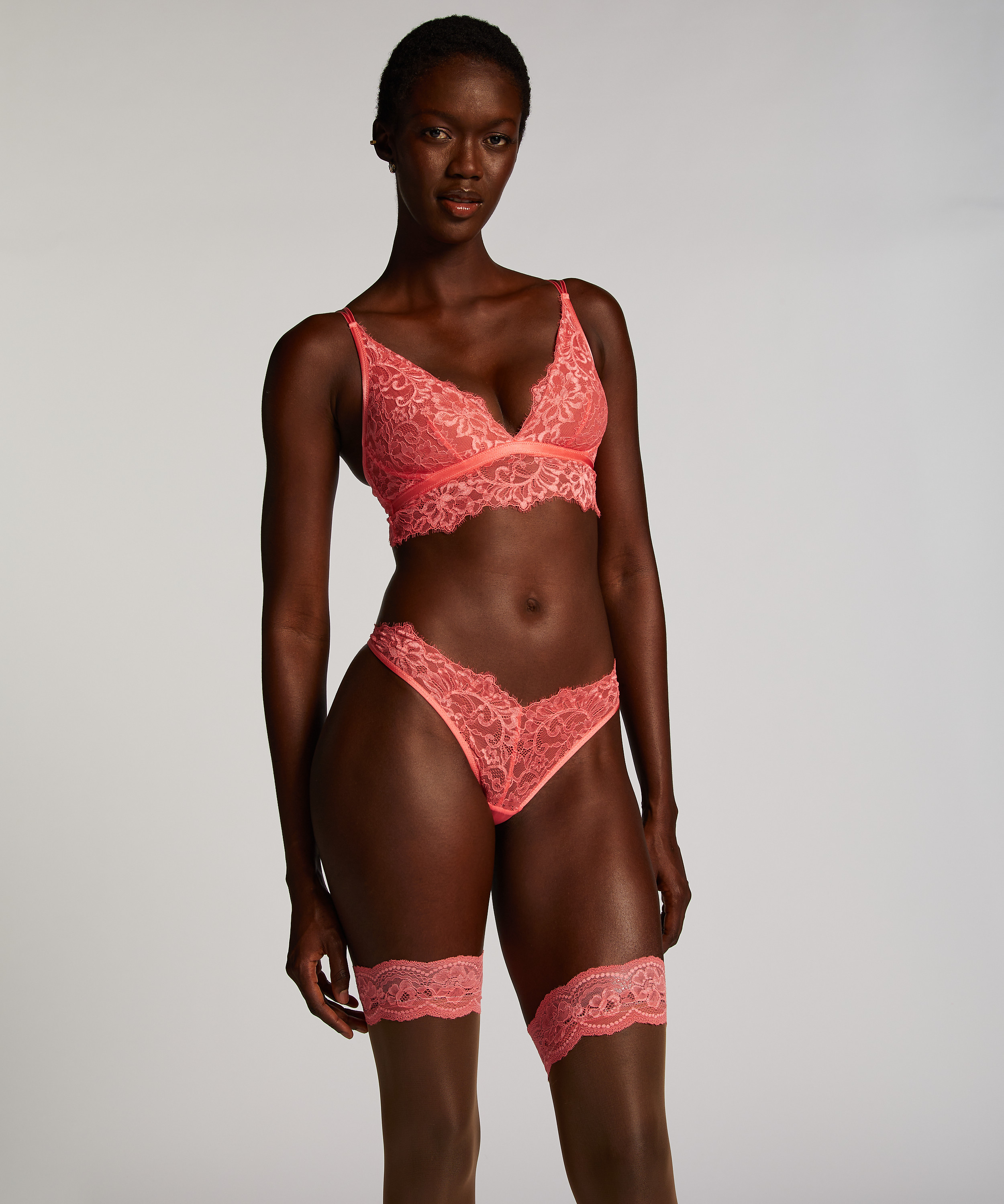 Isabella Thong, Pink, main