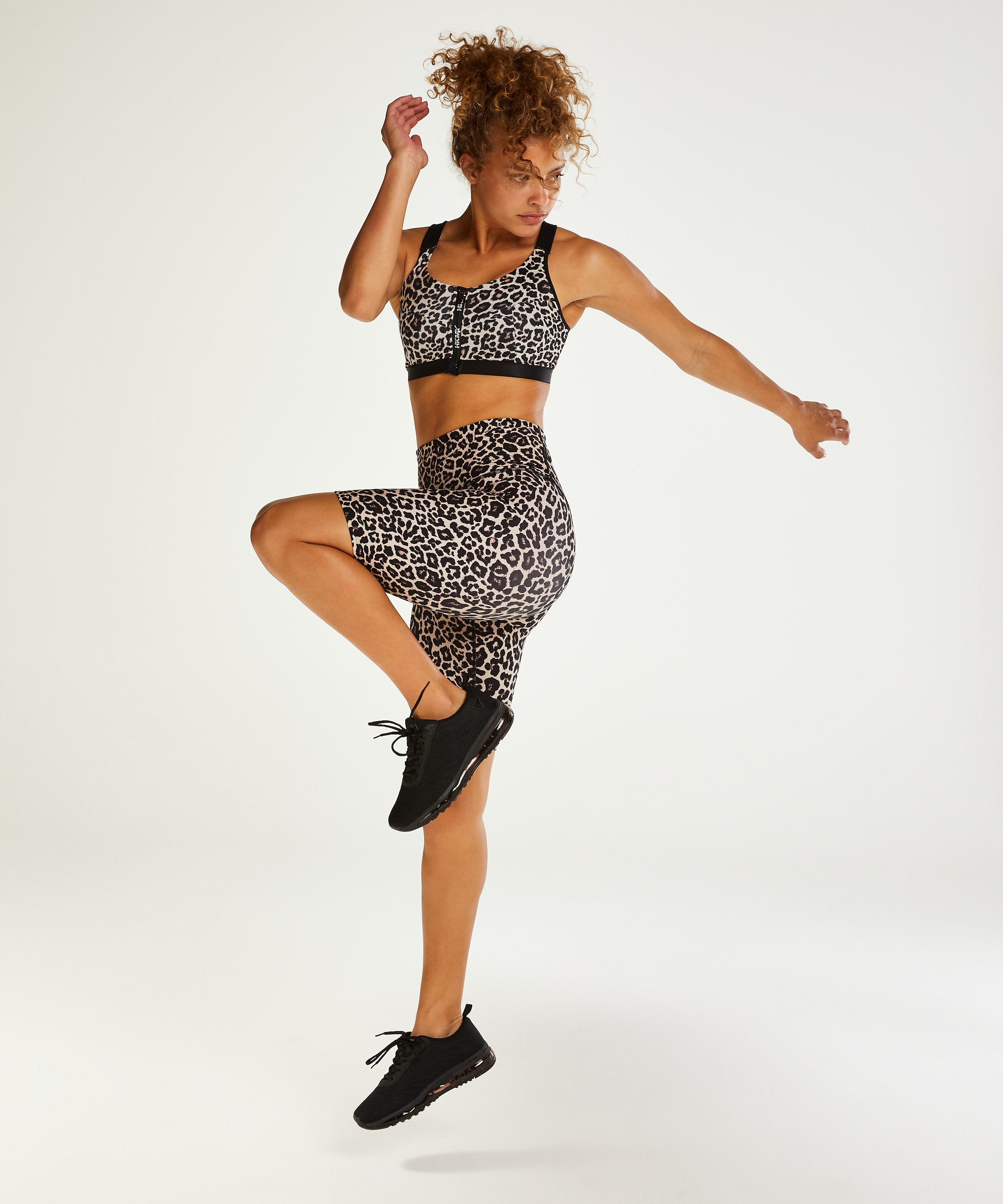 HKMX The Pro Level 3 Sports Bra for £34.00 Padded bras Hunkemöller