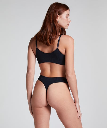Dianne Bralette, Black