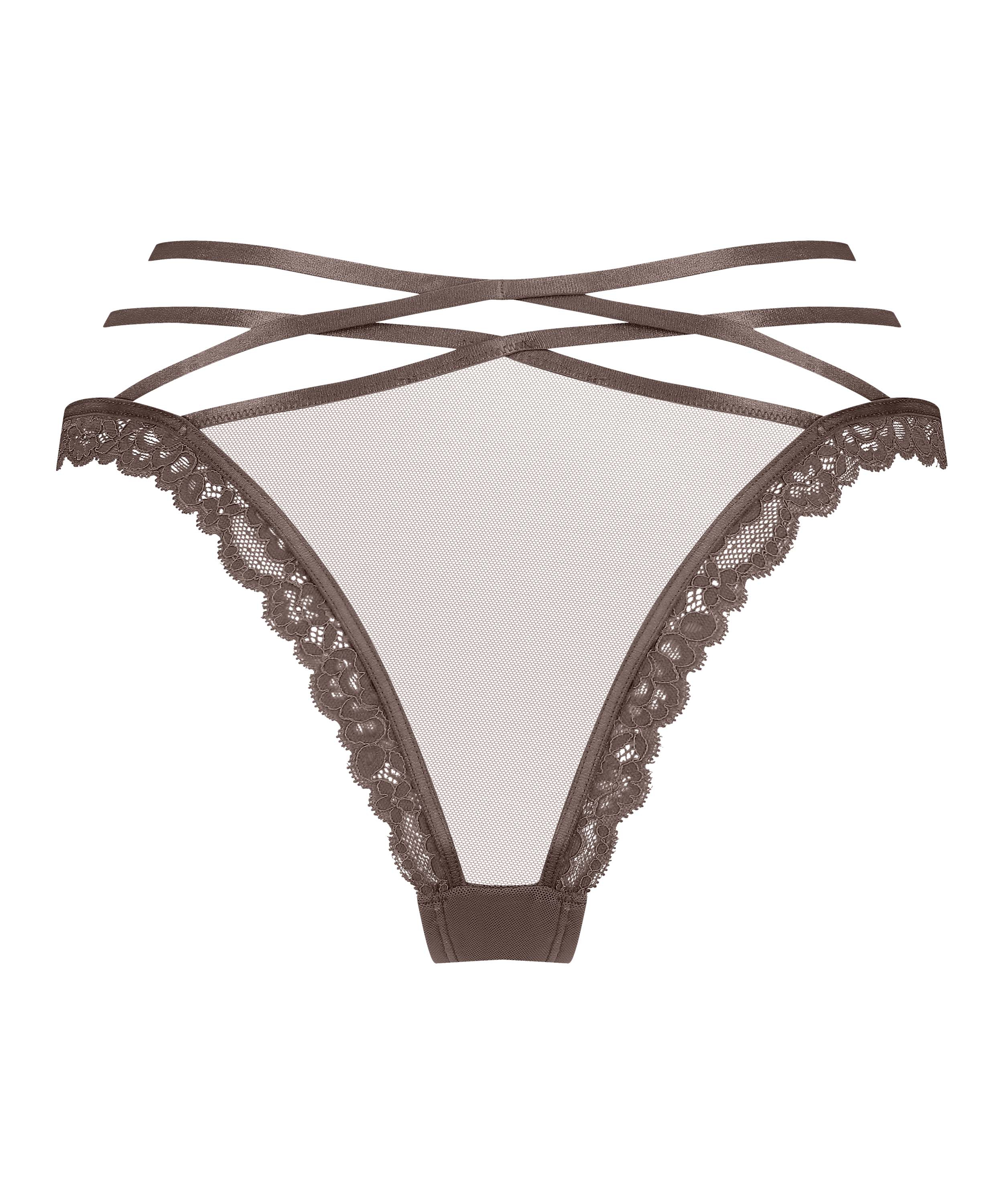 Janine Brazilian, Brown, main